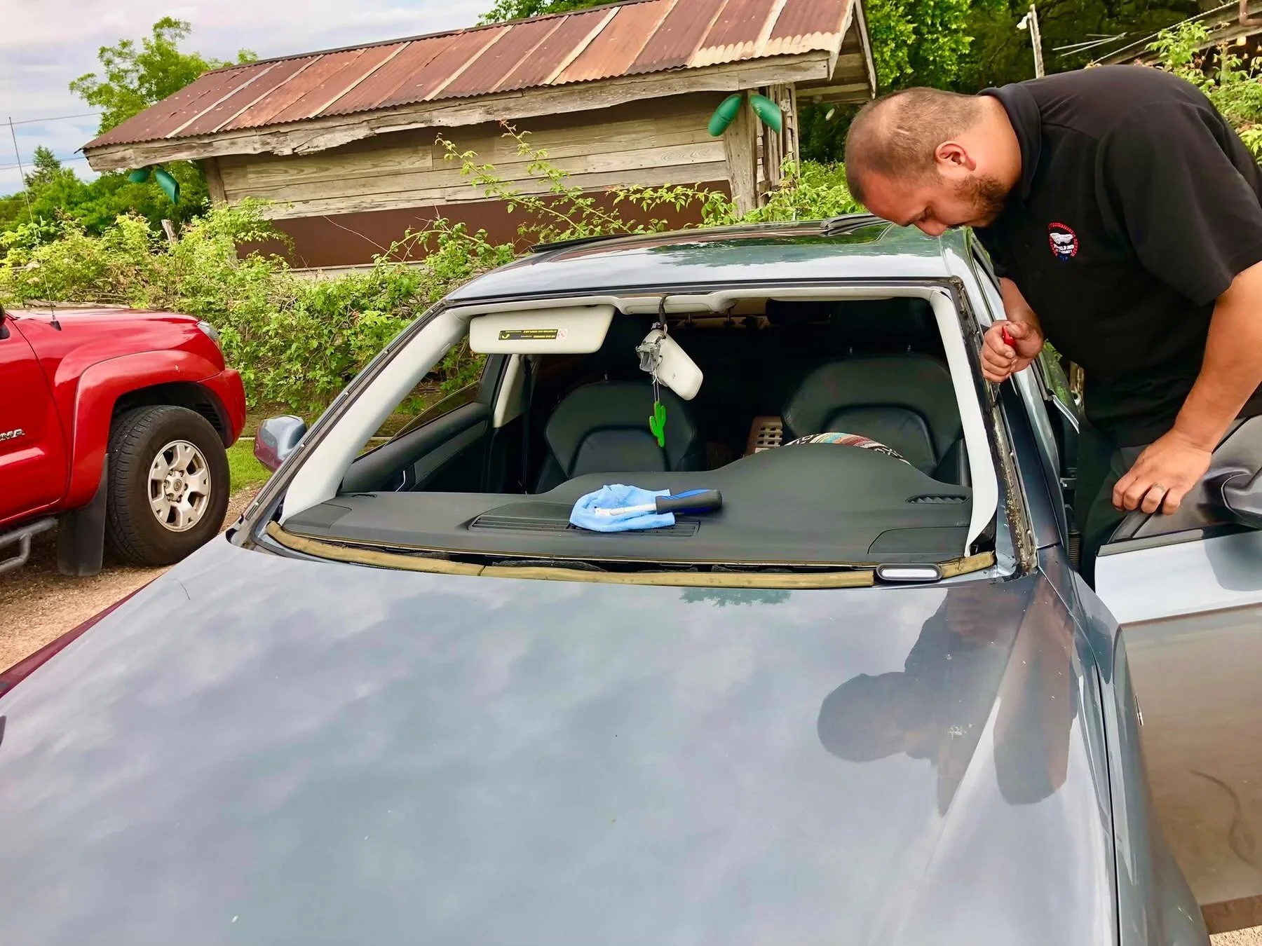 Windshield MD replacing auto glass - windshield