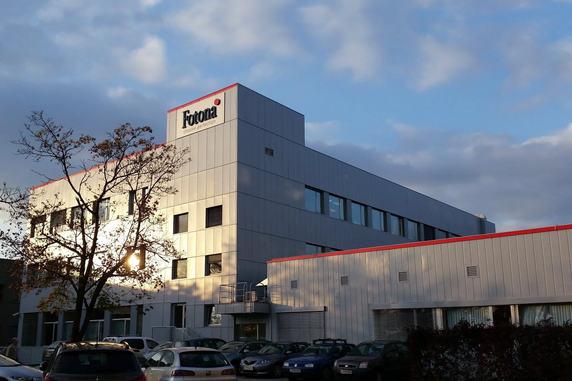 545161-custom_site_themes-id-4cEXwKTOSdOabnSEJAaw_Fotona Building New 14.jpg