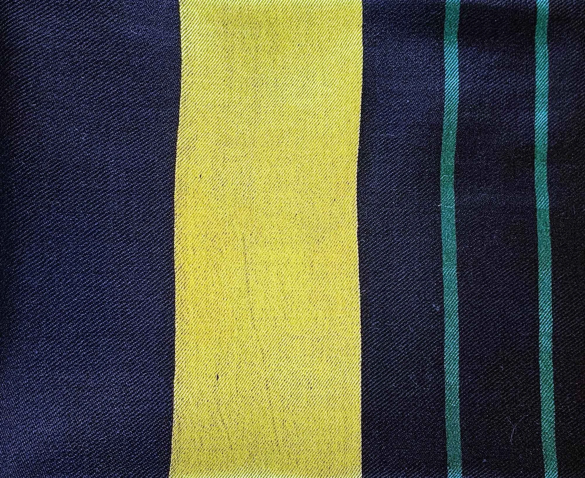 Black+shawl+with+green+border+2.jpg