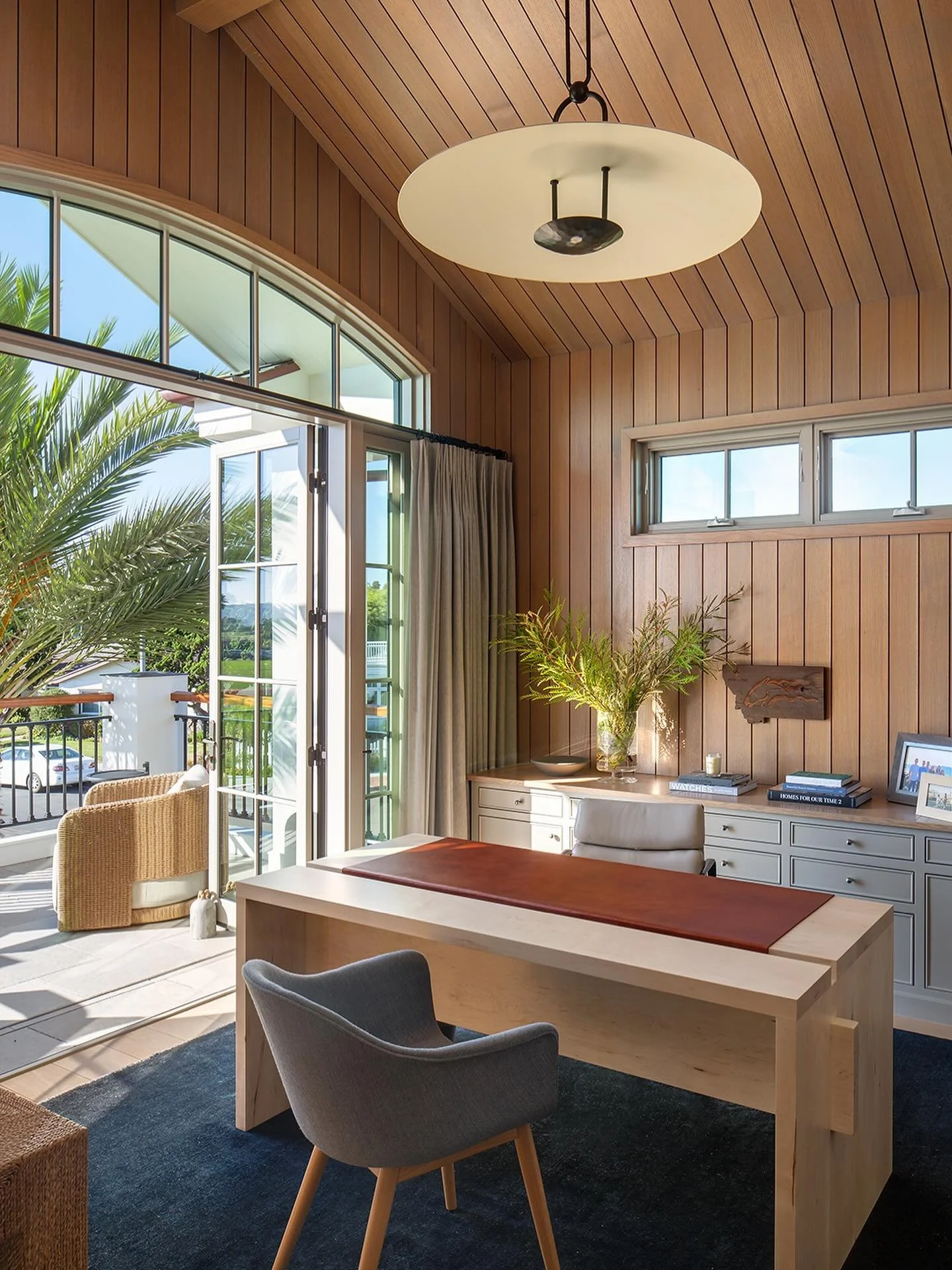 The office at our Ocean Drive project. Full white oak throughout. There were lots of challenging carpentry details in this room, but looking back I&rsquo;d say it&rsquo;s one of my favorite spaces we&rsquo;ve built. 

@mccormickandwright @christianri