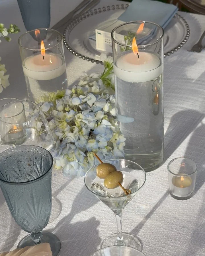 It&rsquo;s all in the details🍸

Wedding Content Creator | Wedding Day Content | Candid Wedding Moments | Behind the Scenes Wedding | Bride 2026 | Florida Wedding