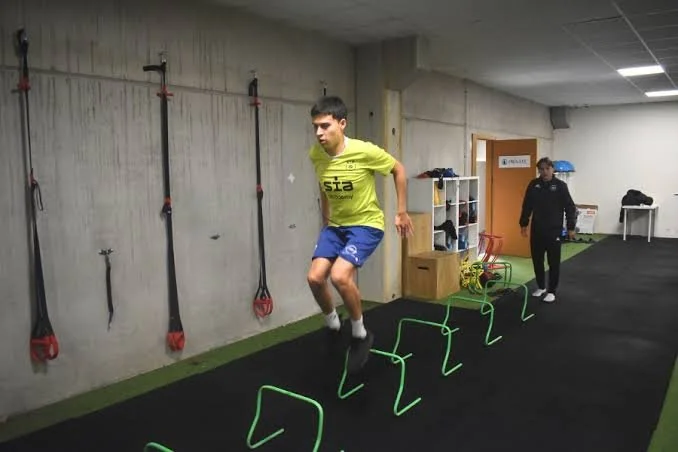 BOYS SOCCER PERFORMANCE | AGES 13–18 | TERM 4
