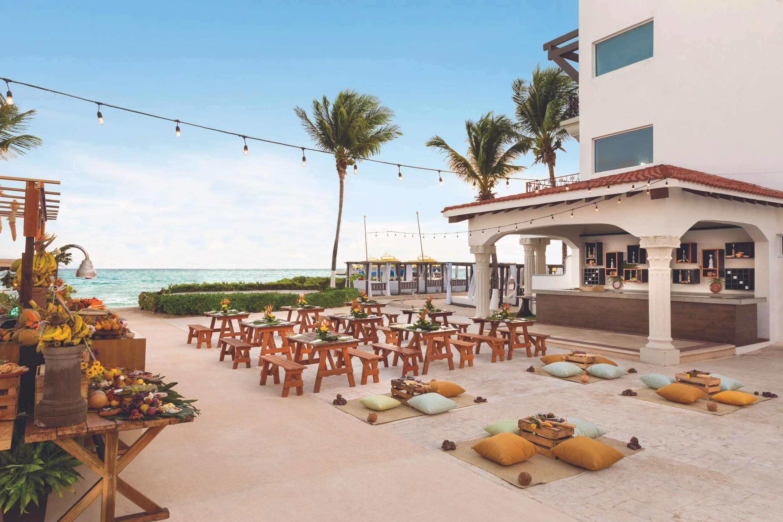 Hyatt Vivid Meeting-Setup-Outdoor-Gardens-Gazebo