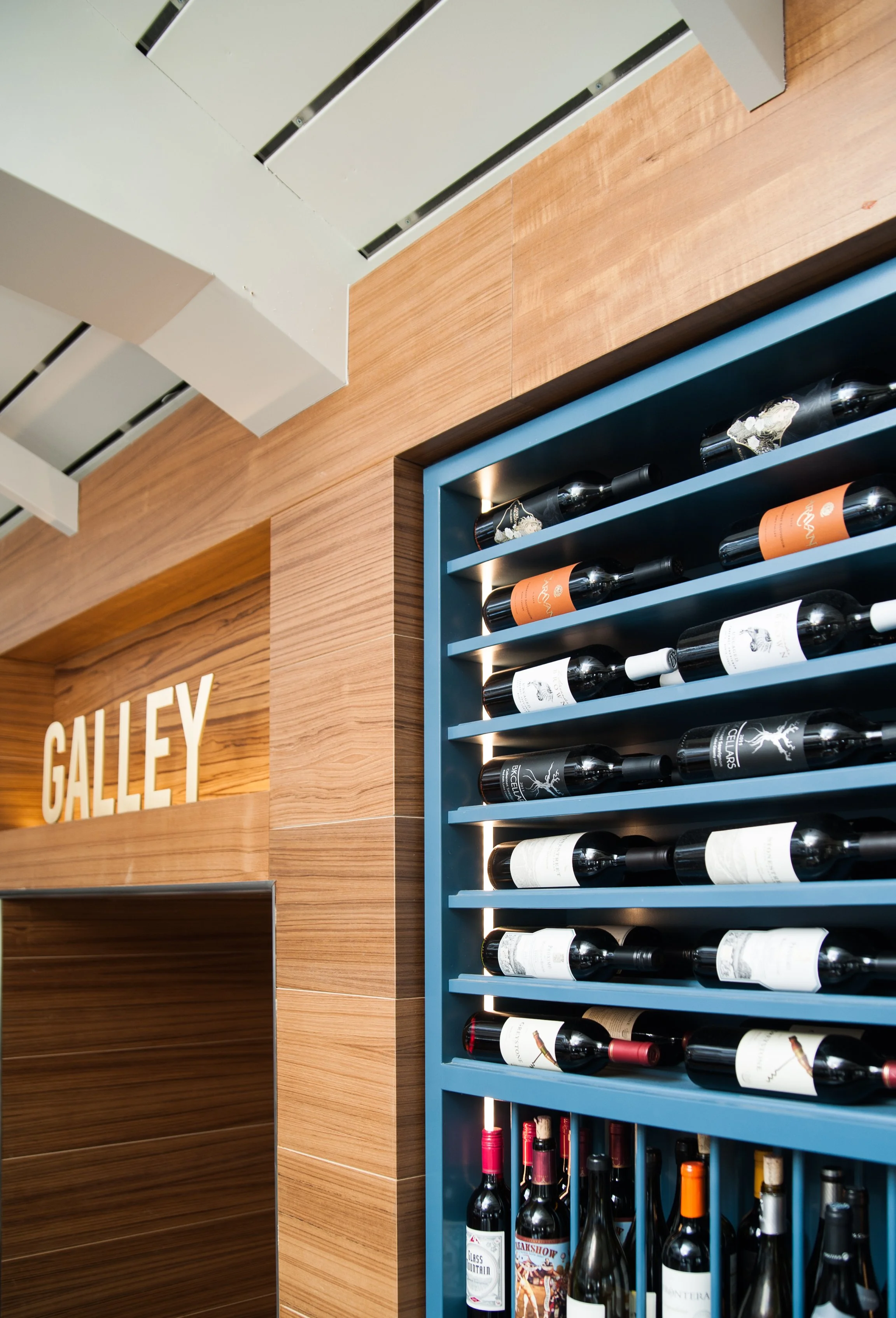 Laurel-Point_Studio-City_wine-shelf_02.jpg