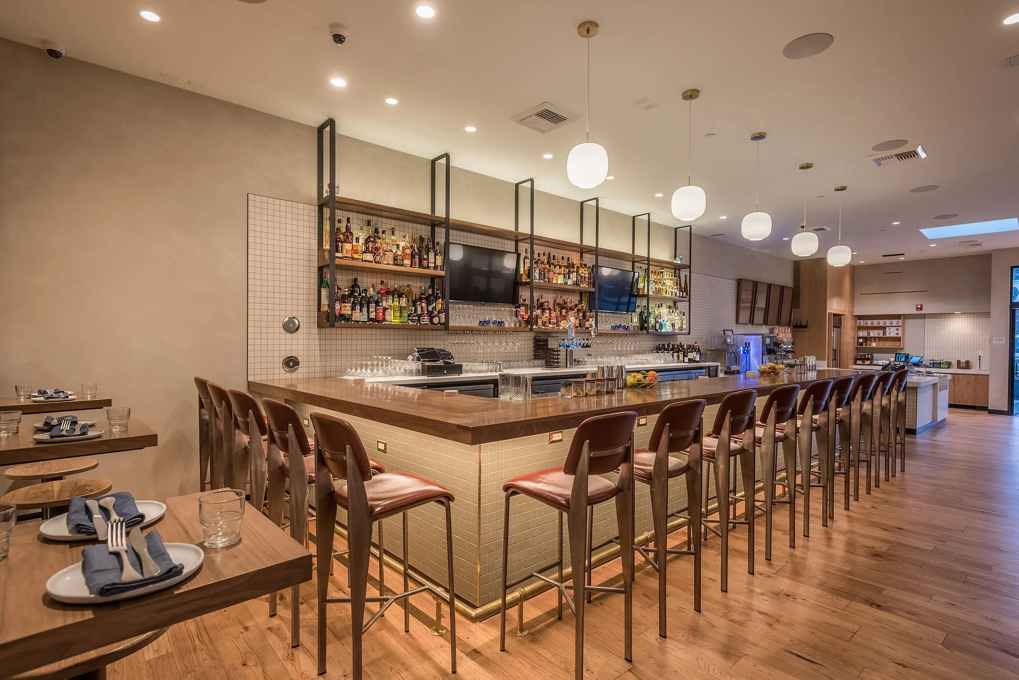 Pikoh-Kitchen+Bar_West-Los-Angeles_bar.jpg