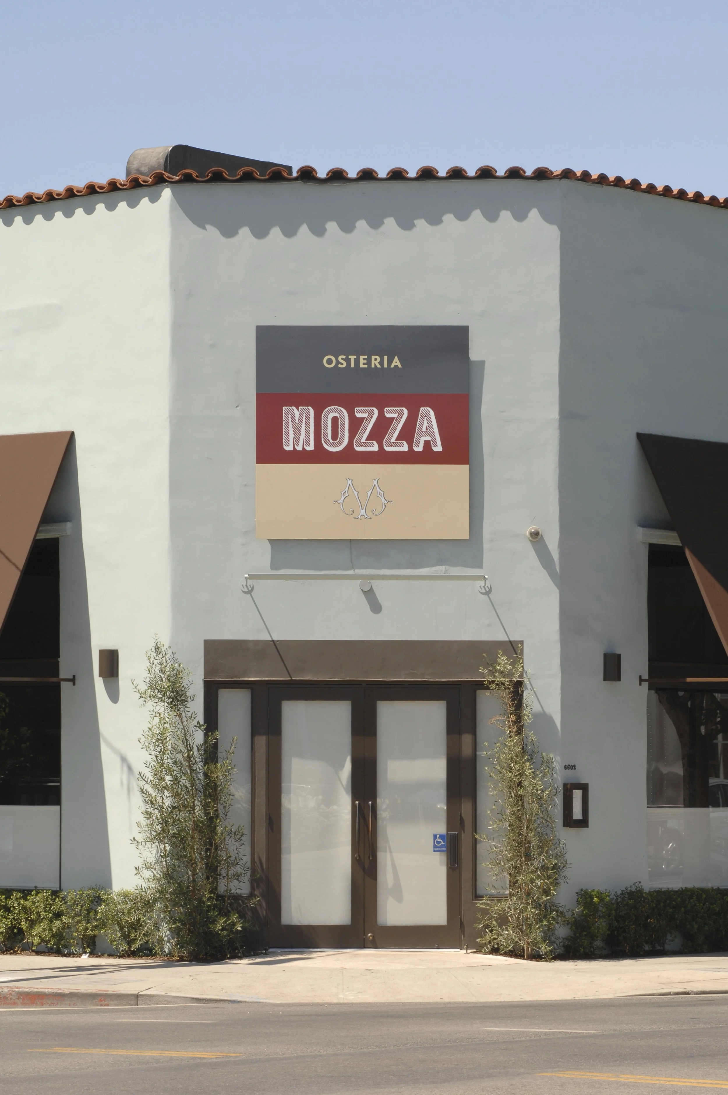 Osteria-Mozza_Melrose-Ave_exterior.JPG
