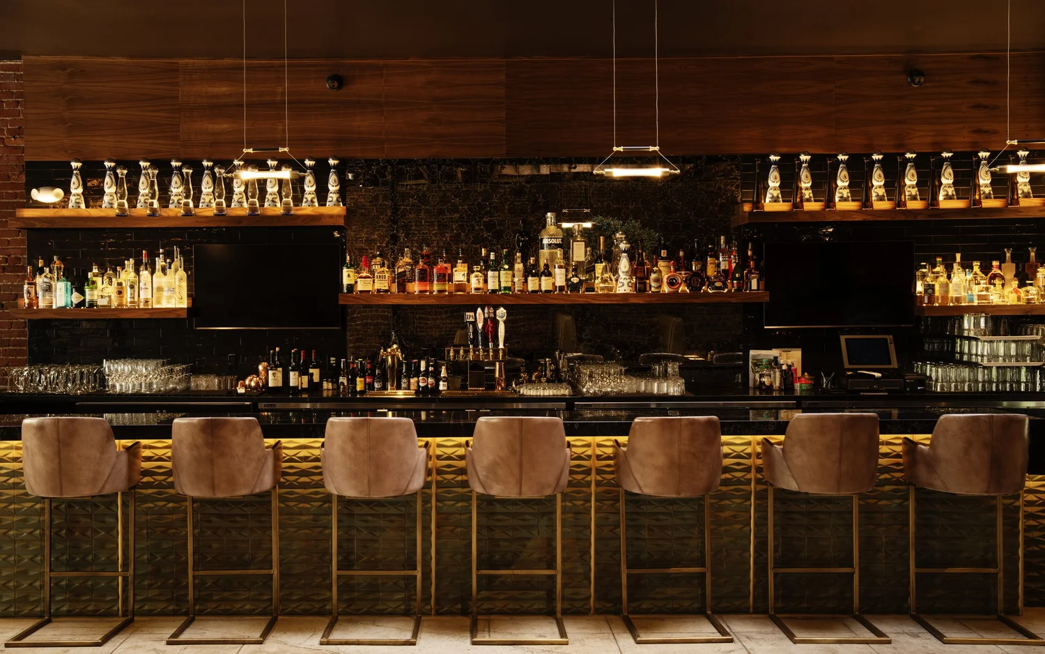 Bar and Nightclub Design Ideas That Maximize Capacity Without Sacrificing Style