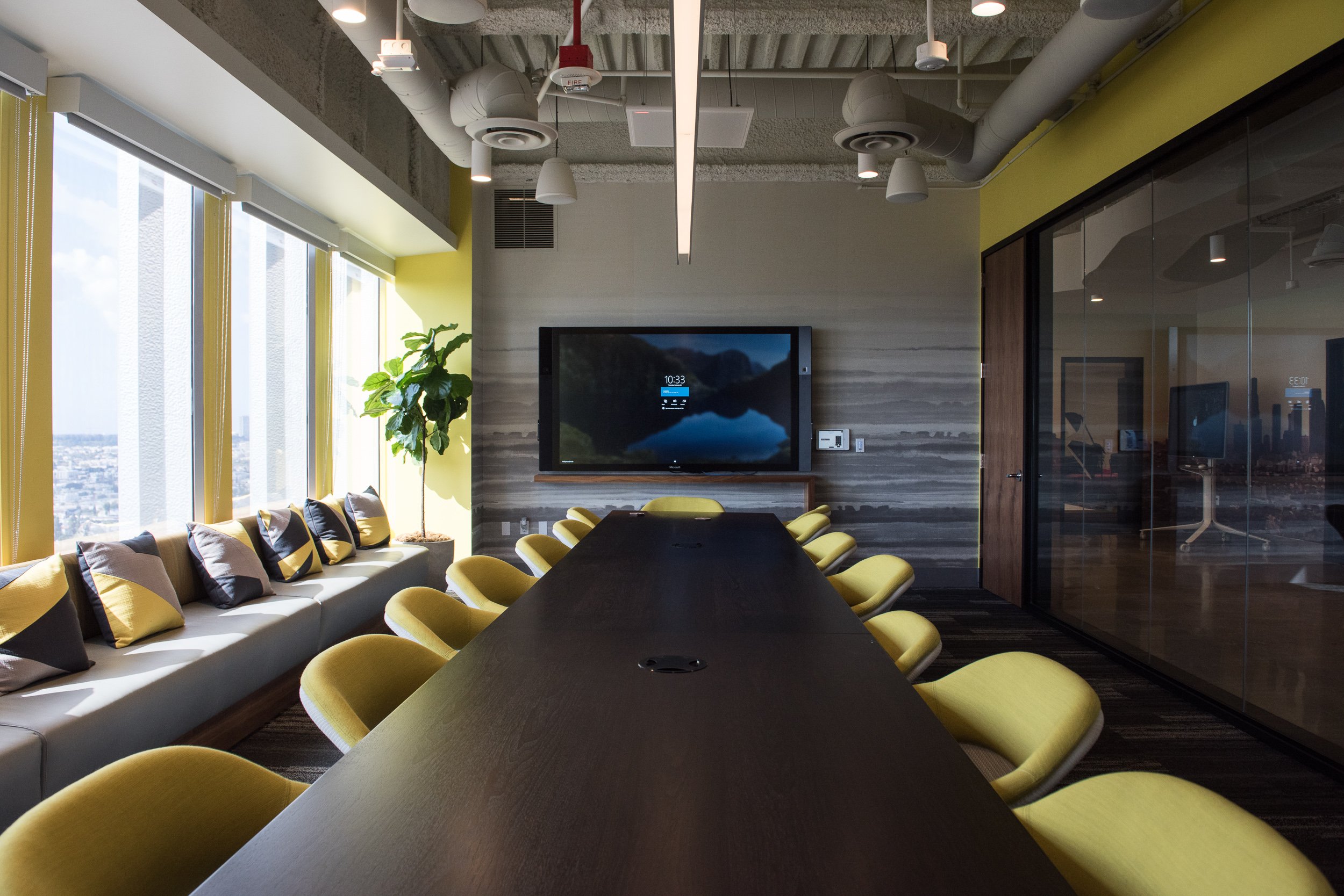 IW-Group_Miracle-Mile_conference-room_02.jpg