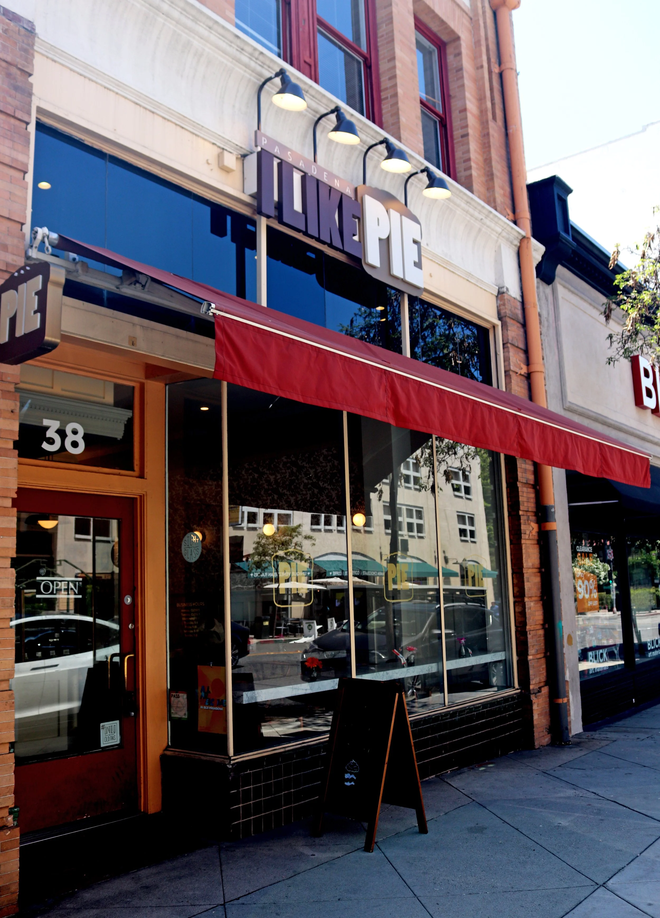 I-Like-Pie_Pasadena_Exterior.JPG