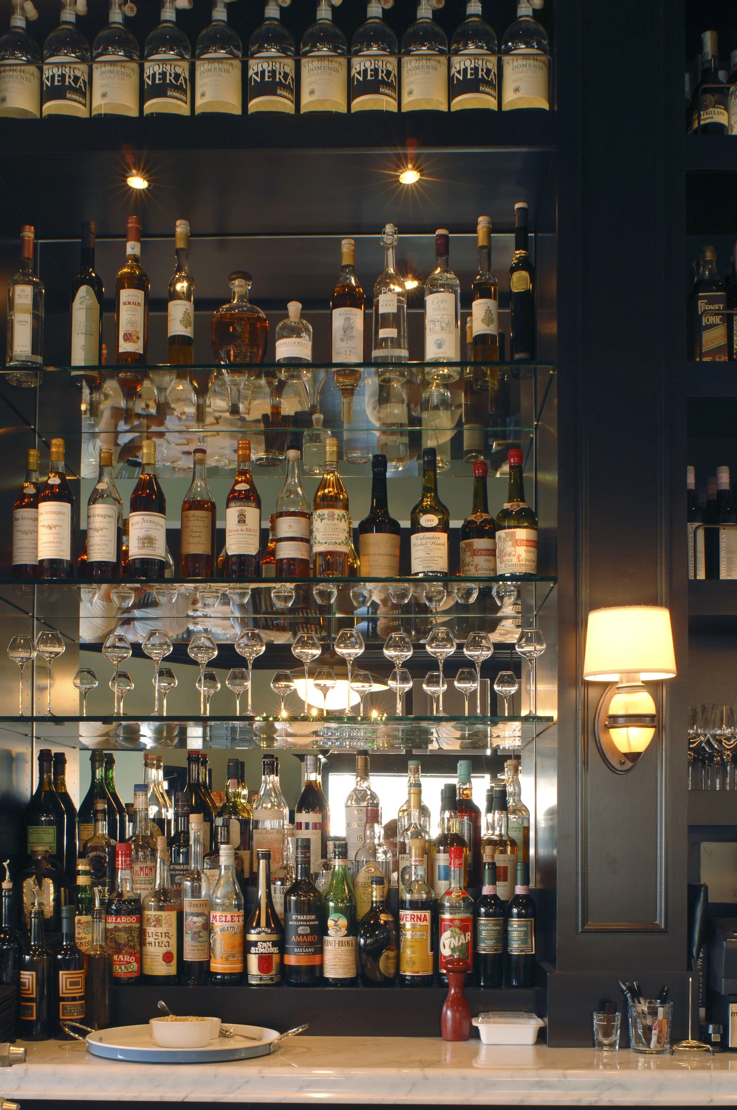Osteria-Mozza_Melrose-Ave_bar_01.JPG