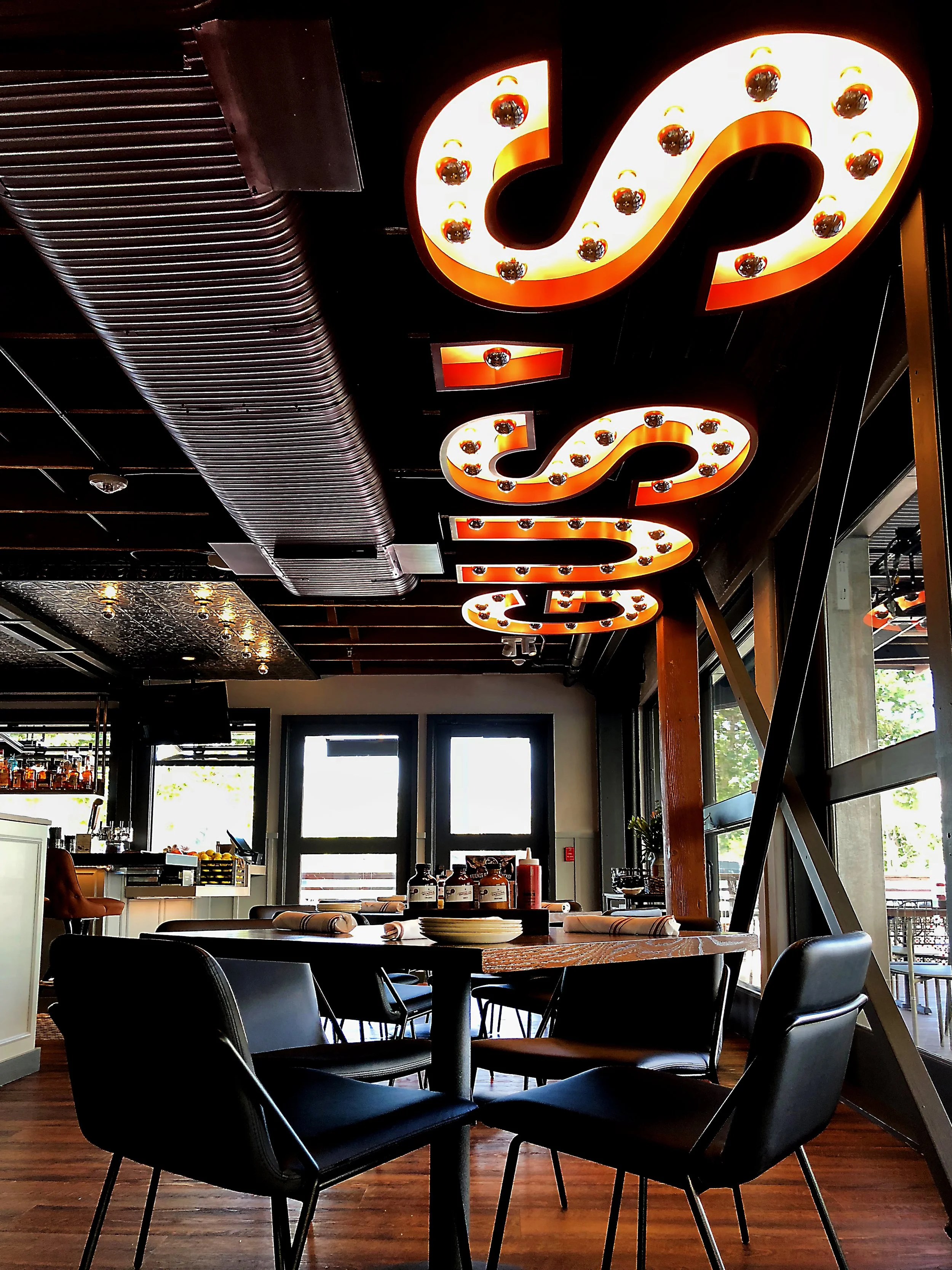Gus’s-Barbecue_Claremont_Dining-Room_02.jpg