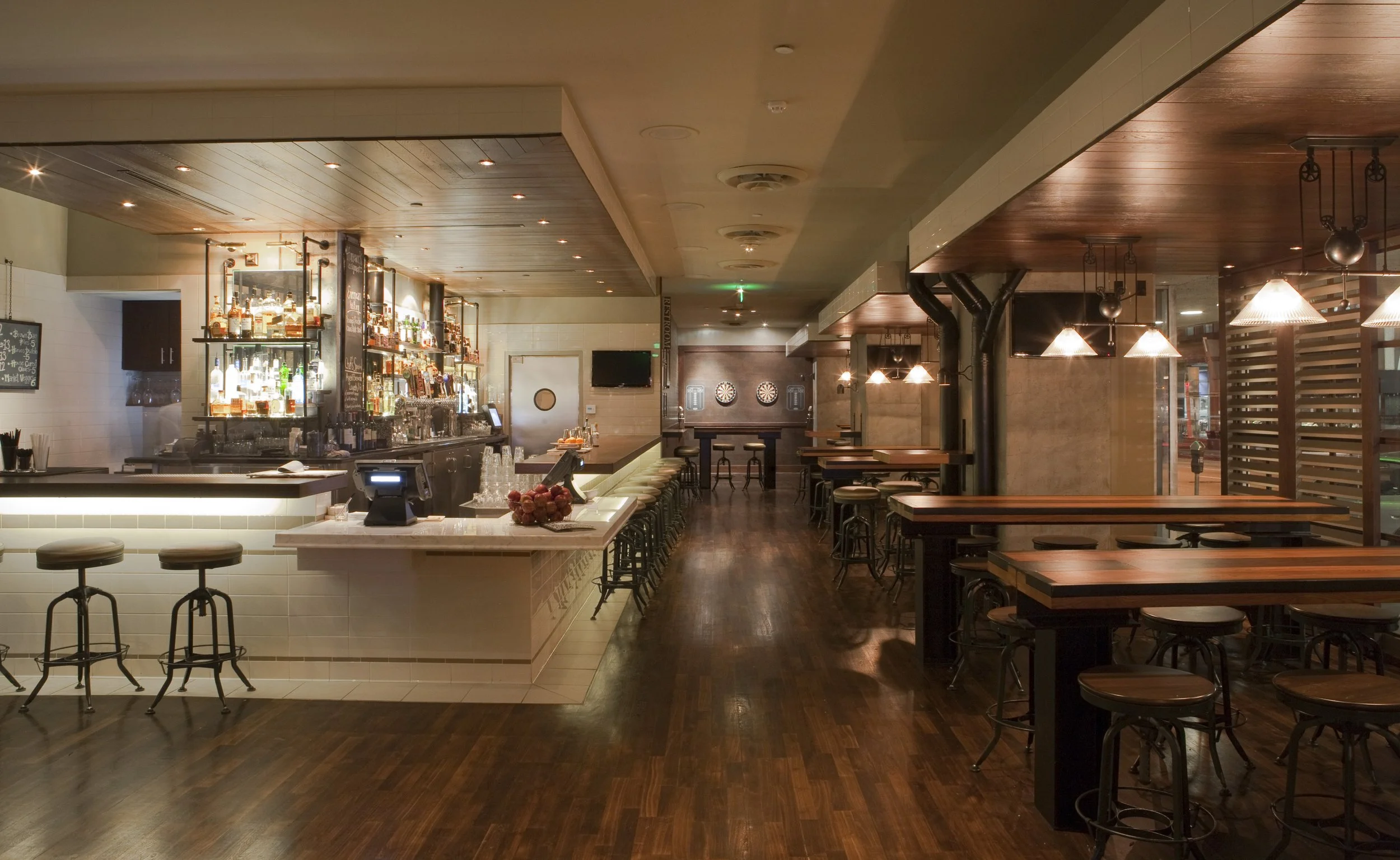 Public-School-612_Pegasus-Building-DTLA_bar_03.jpg