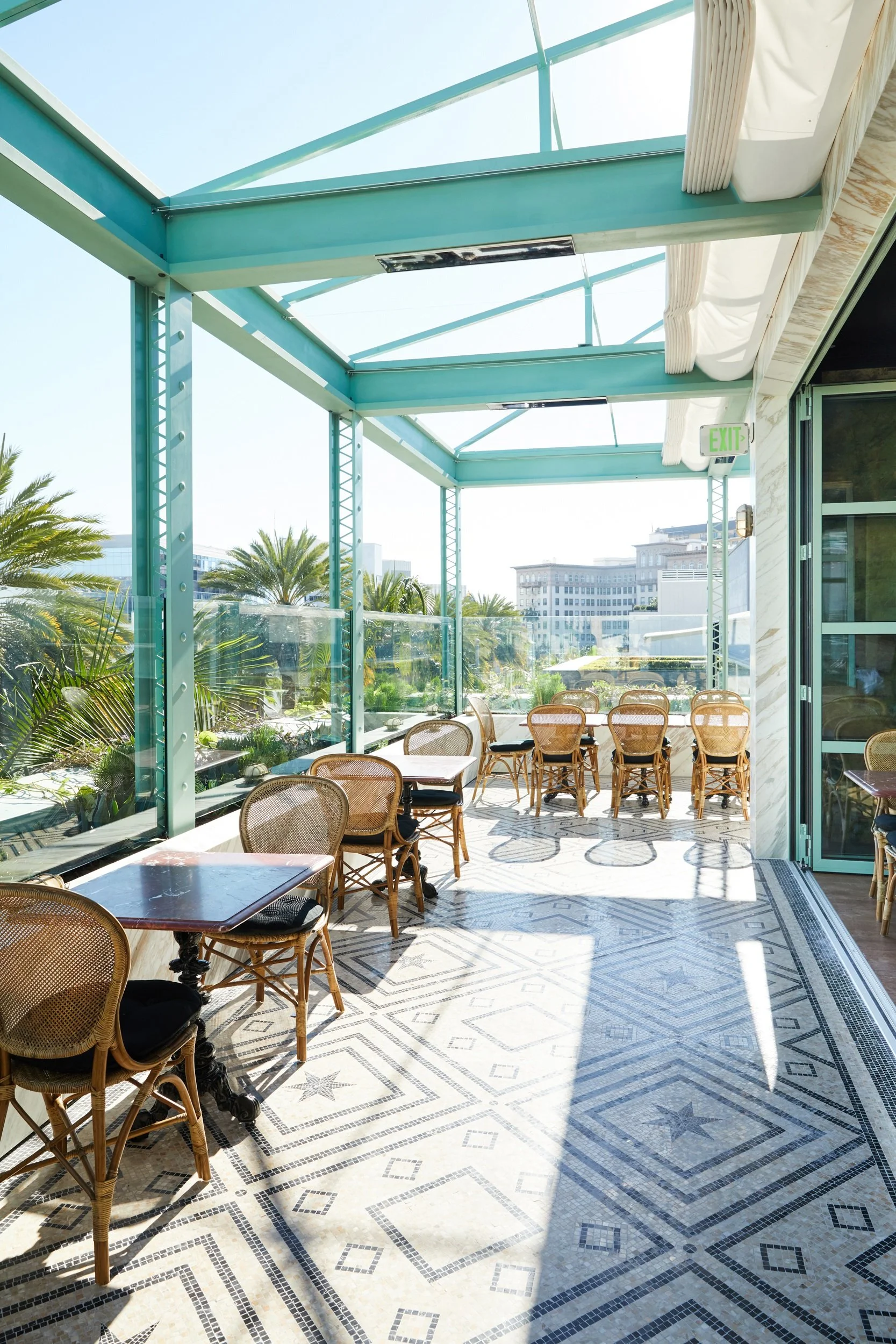 Gucci-Osteria-da-Massimo-Bottura_Beverly-Hills_patio_02.jpg