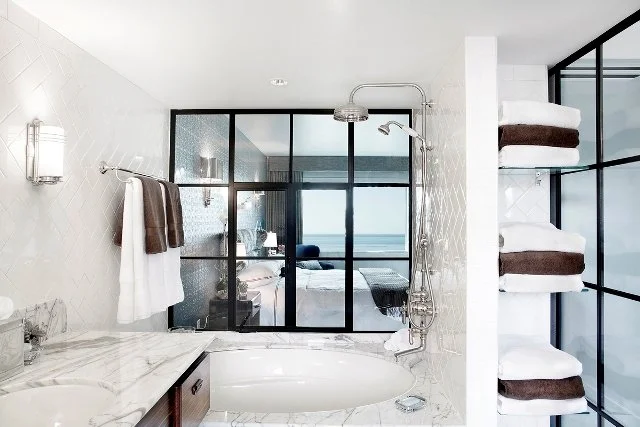 Shangri-La-Hotel_Santa-Monica_ocean-view-from-bath.jpg