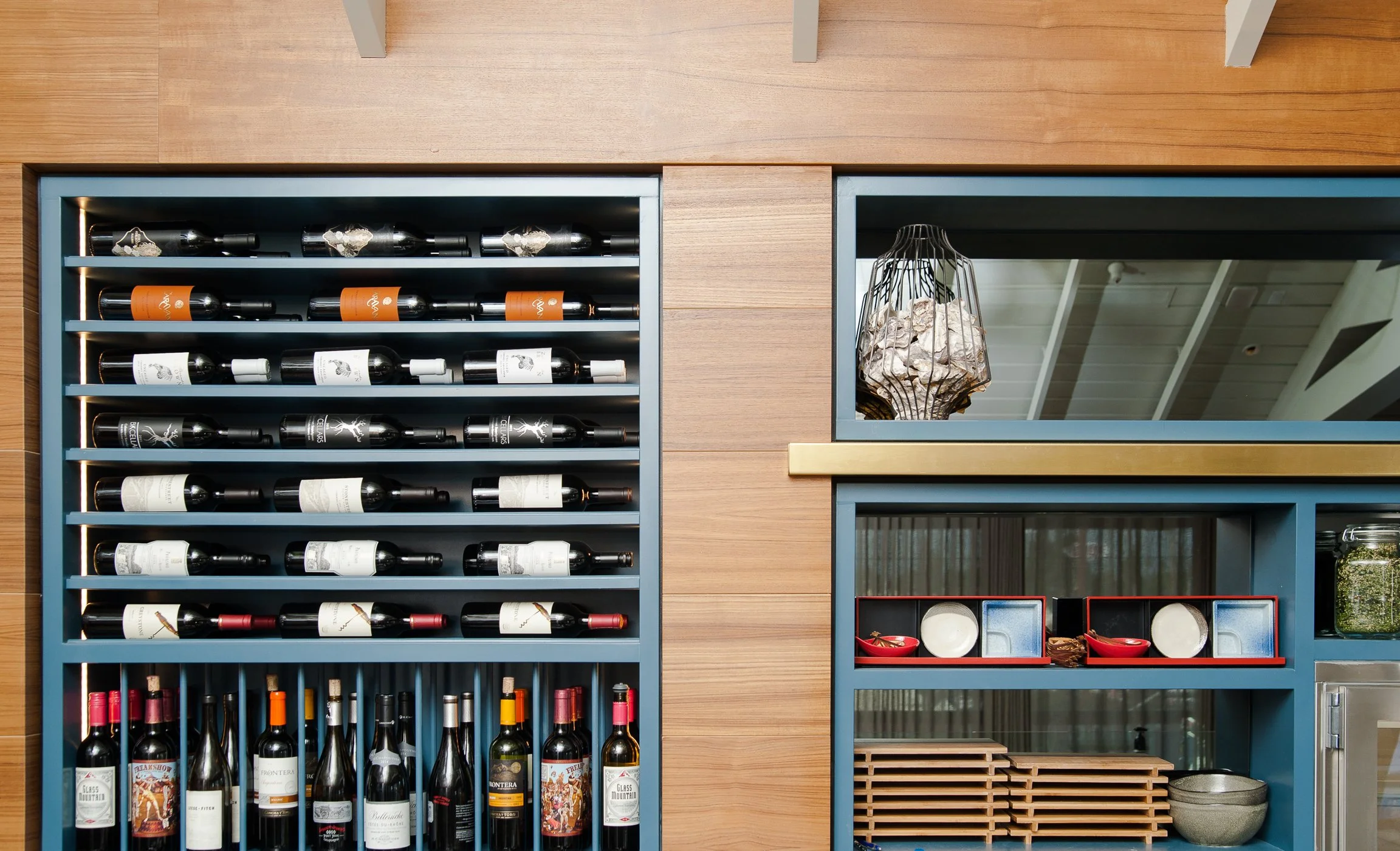 Laurel-Point_Studio-City_wine-shelf_01.jpg
