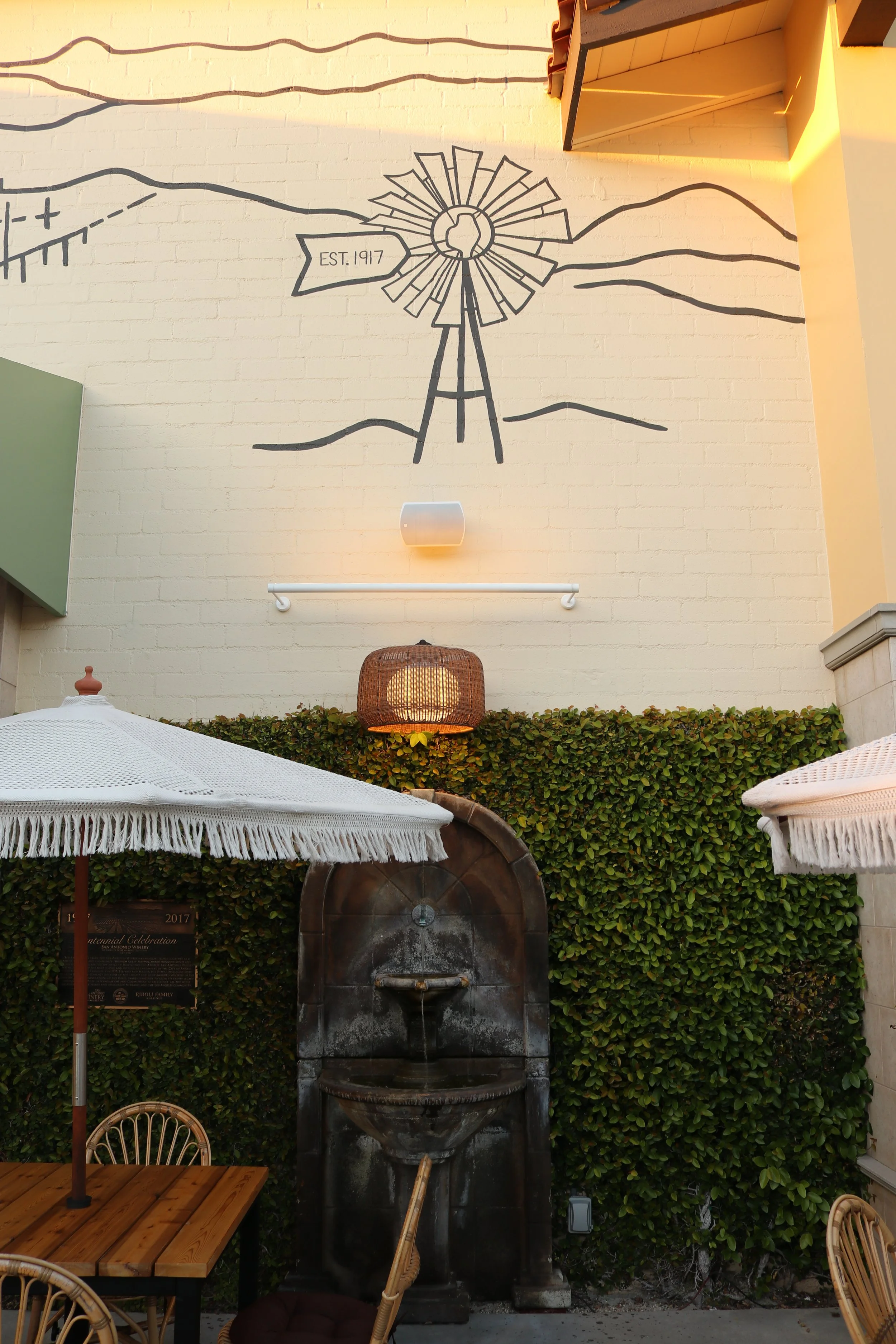 The-1917-at-San-Antonio-Winery_Los-Angeles_mural.JPG