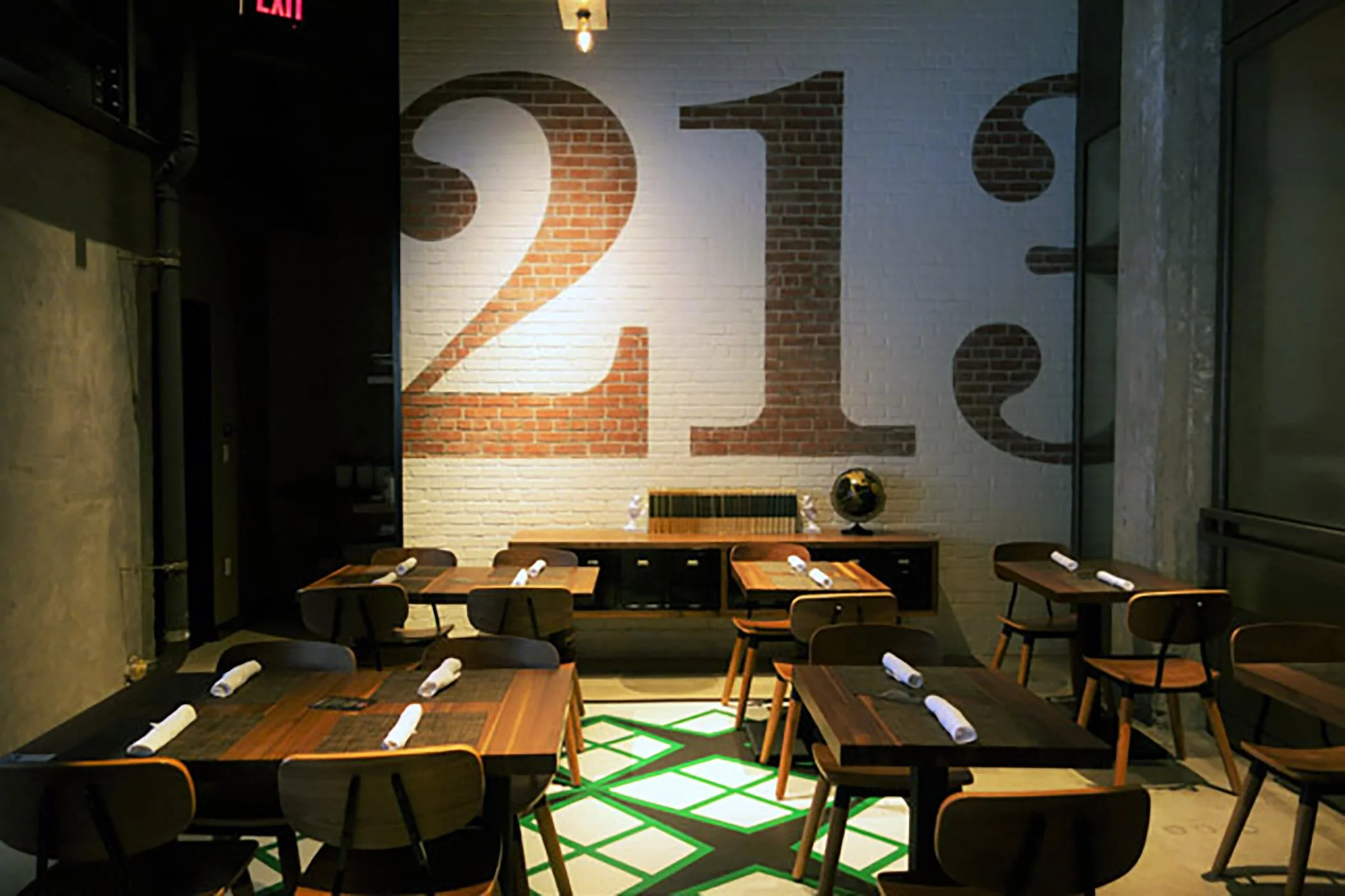 Public-School-213_Pegasus-Building-DTLA_Dining-room_01.jpg