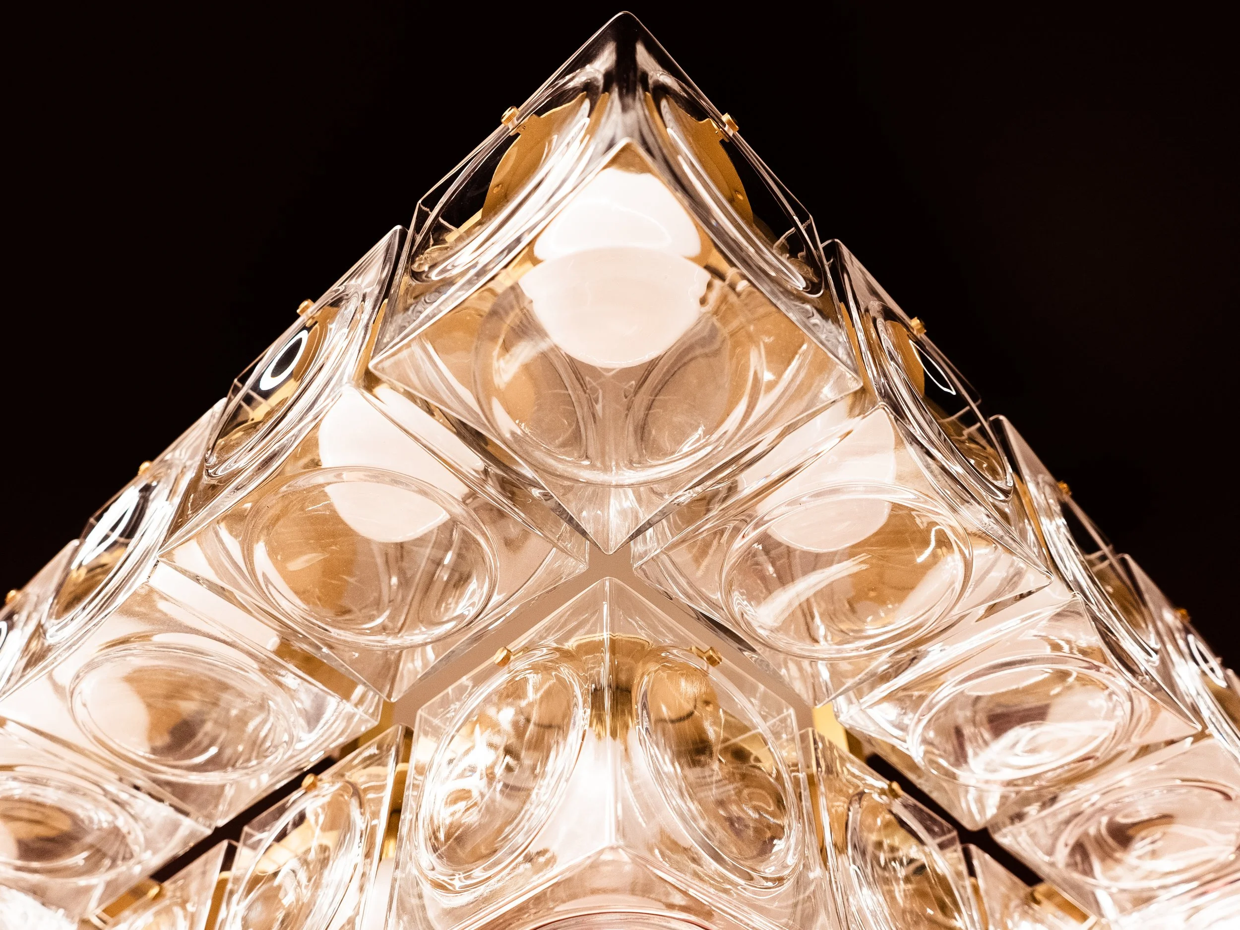 Gravitas-Details-lights (1).jpg