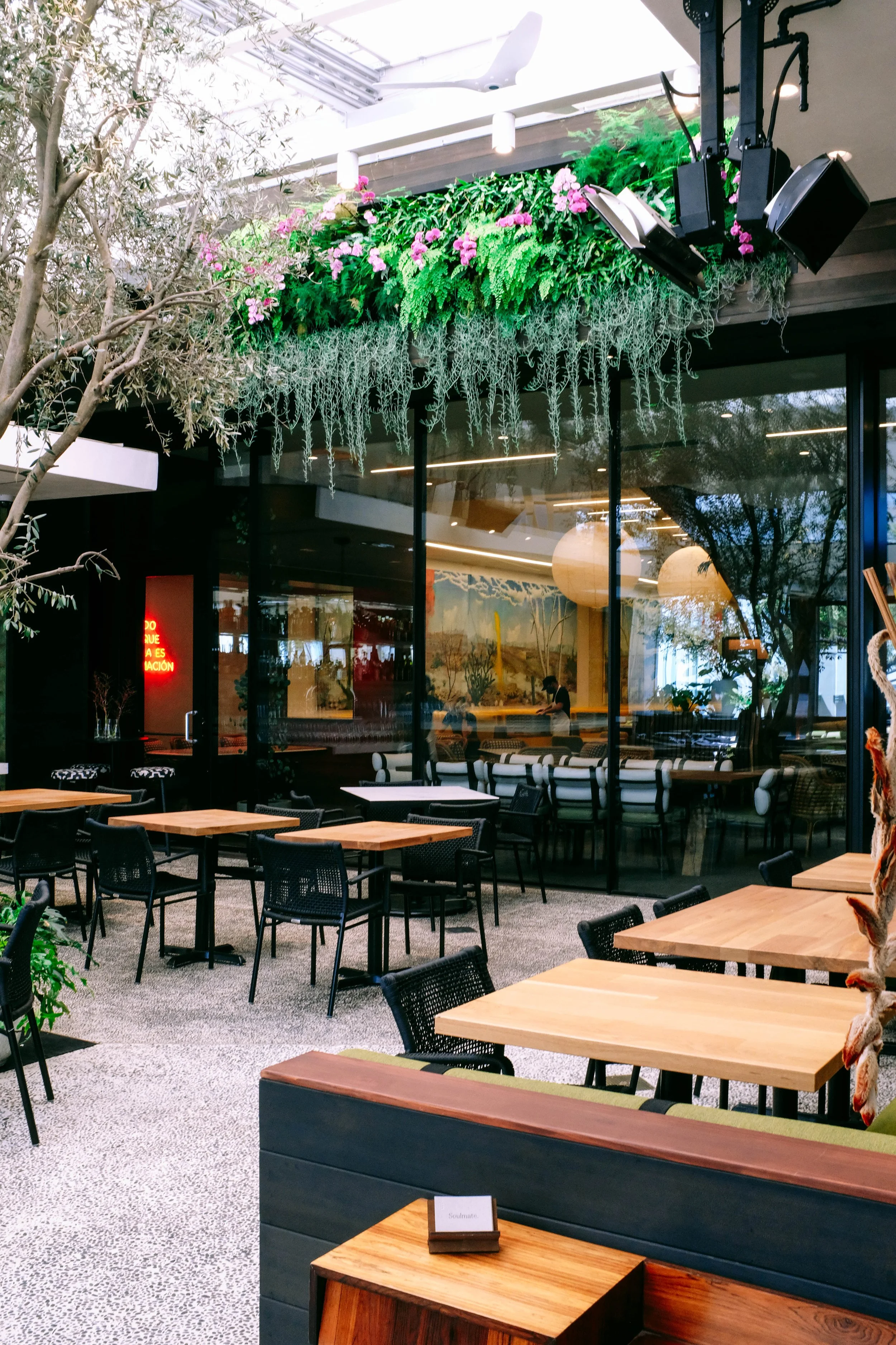 Soulmate_West-Hollywood_patio_02.jpg