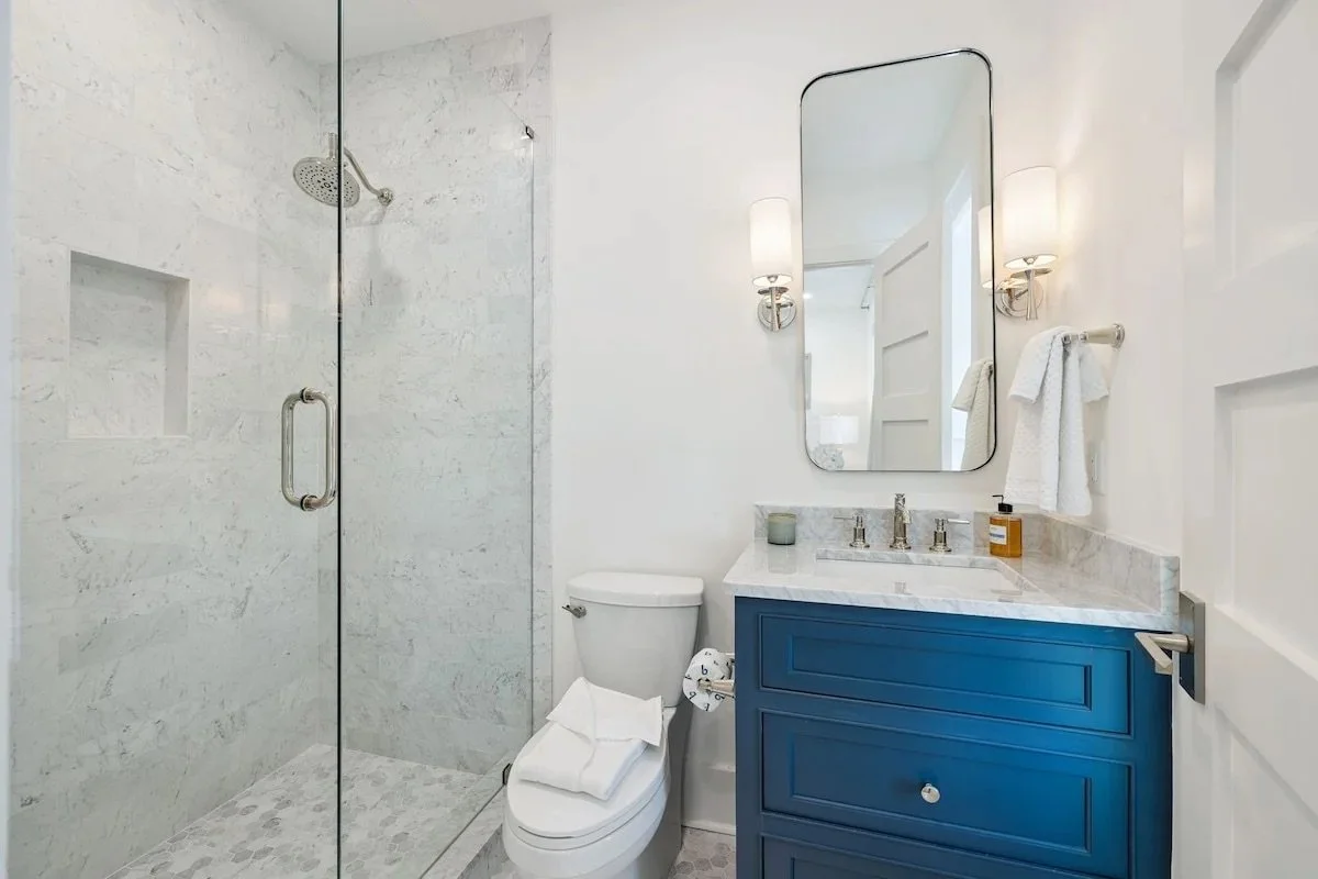 pearl bathroom .jpeg