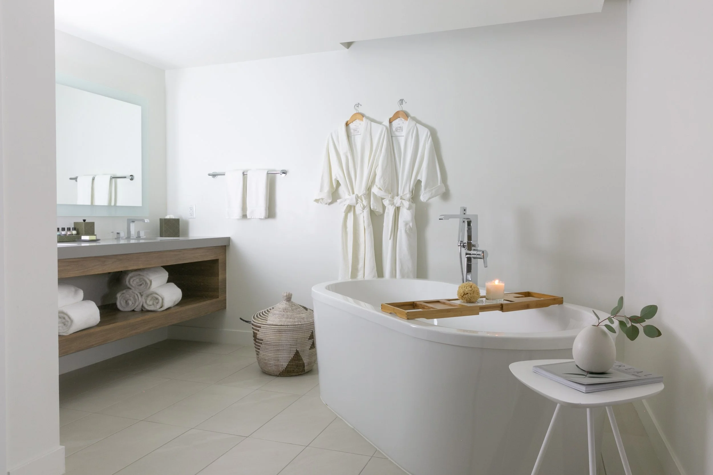 CIVANA-accommodations-suite-16.jpg
