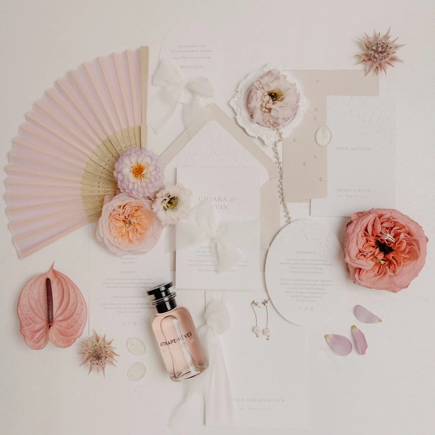 ✨ Every detail tells your love story. ✨
From delicate stationery to the scent that will forever remind you of this day &ndash; every element should reflect your unique essence.
As a wedding planner, I turn your dreams into a harmonious and timeless c