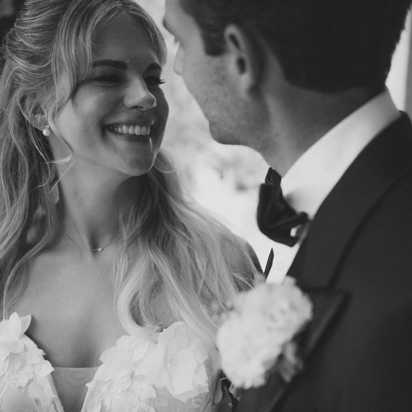 Magic happens when two souls smile the same smile ✨

Photo: @white.frame_studio 

#weddingplanner #weddingplanning #weddinginspo #bridetobe #groomtobe