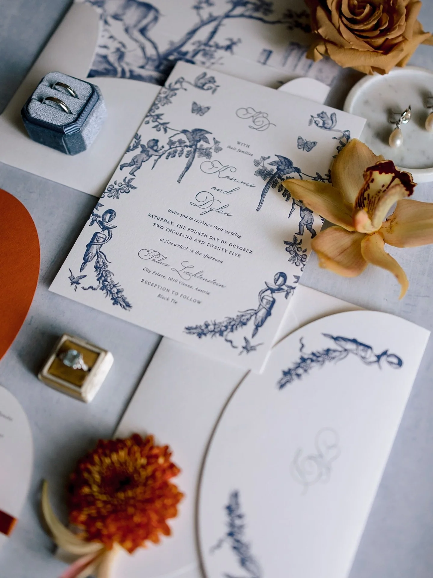 Stationery that doesn&rsquo;t just inform, but enchants. 💫

Wedding Planning and Design: @averybelovedwedding @elicardich  @weddingbusinessclub.official 
Bridal Gown: @madebride 
Groom&rsquo;s attire: @scalawear
Florals: @hanaholdener 
Stationery: @