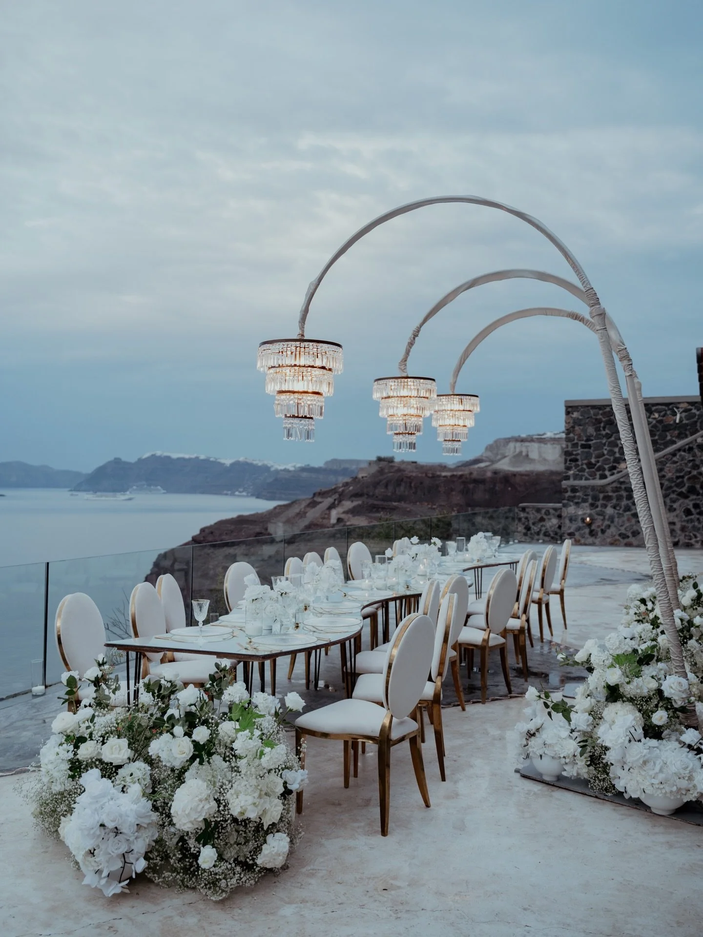 Destination Wedding in Santorini 🤍🩵

Photo: @sabrina.bunke.fotografie @sabrina.bunke 
Location: @cavo_ventus_luxury_villa 

#destinationwedding #santoriniwedding #weddinggreece