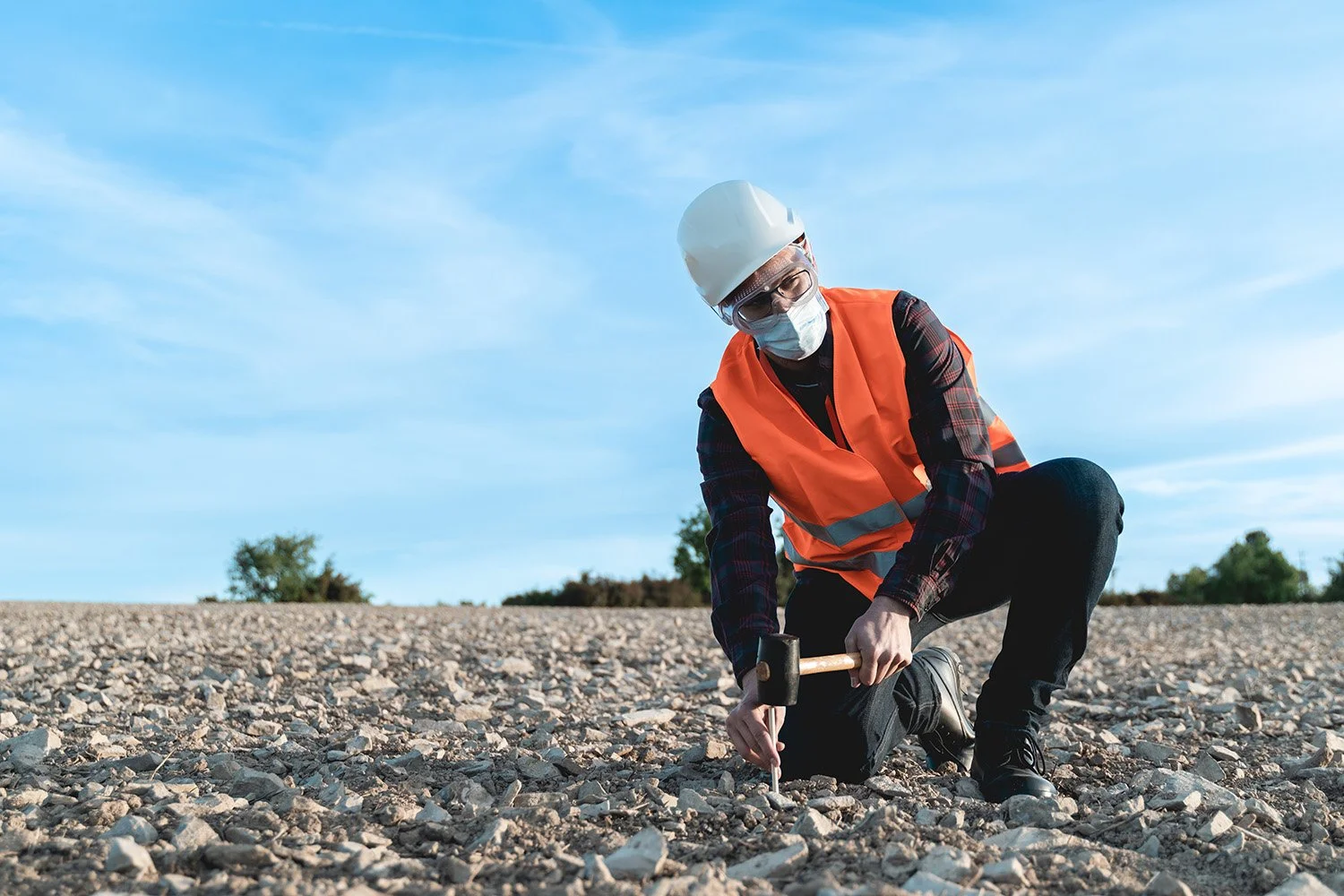engineer-man-doing-topographic-measures-on-land-fo-2025-02-13-00-28-54-utc.jpg