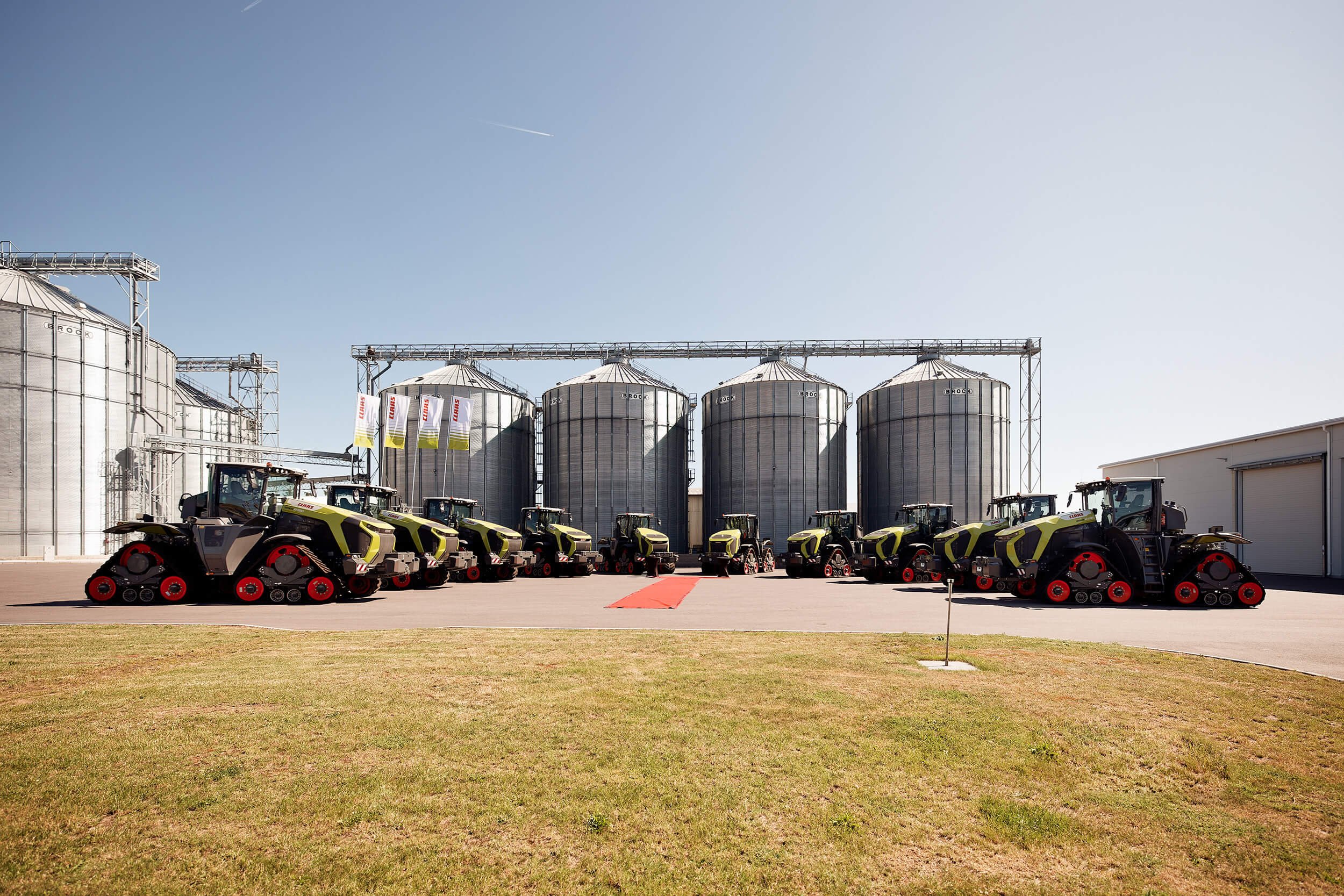 agrall-xerion-ceremonial_handover_LR_001.jpg