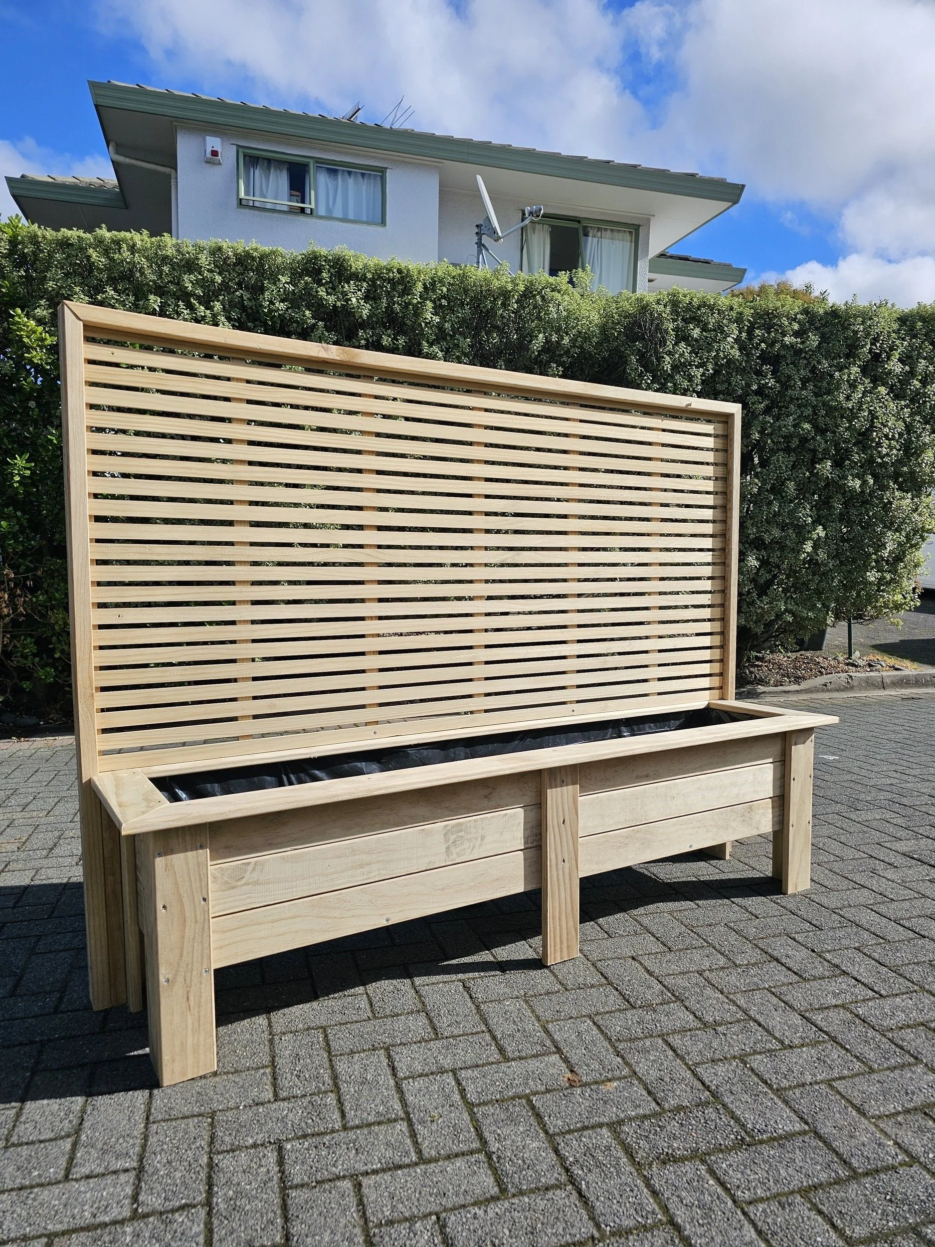 Pine planter box with trellis