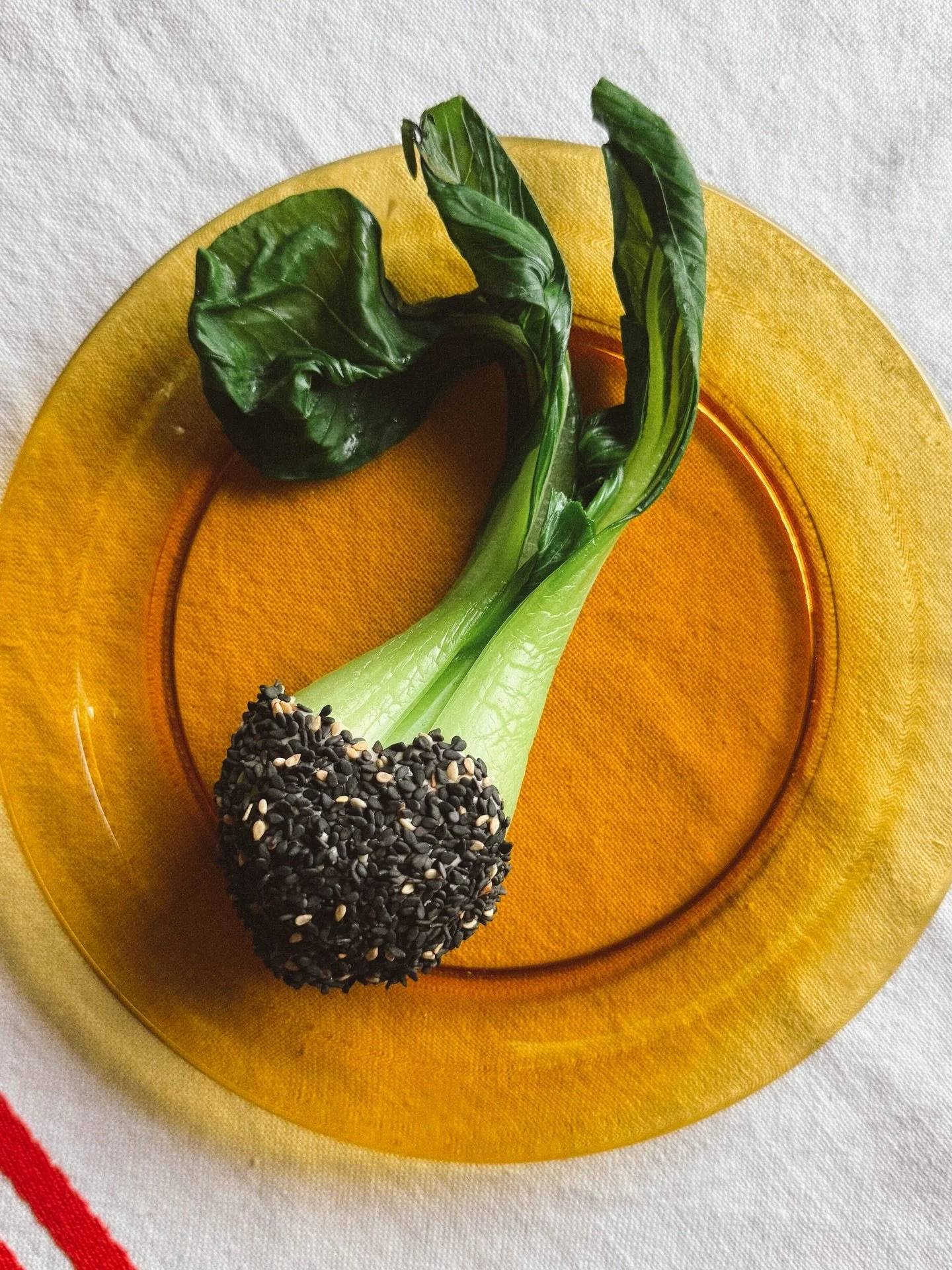 Quasi Dicembre ✨
1 - Pak Choi con salsa thaina montata e sesamo
2- Focus casalingo sul T&ecirc;te de moine, formaggio del quale sono perdutamente innamorata 
3- Grandi ritorni! Pane a lievitazione naturale di farina 2 + segale, che bont&agrave;, che 