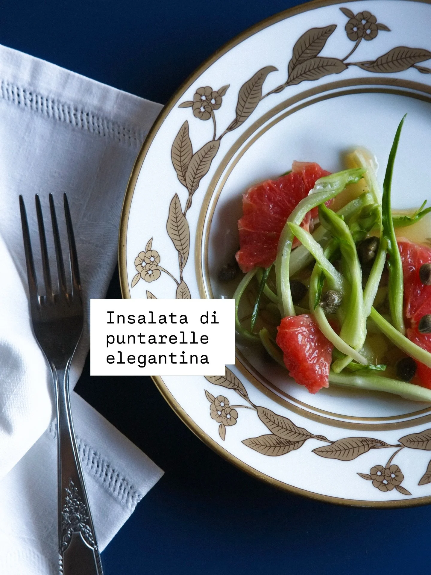 Le puntarelle sono tra le cicorie che preferisco, le mangiamo spessissimo a casa.

Questa &egrave; una versione un po&rsquo; chiccosetta - ma al contempo basica, come sempre-  con vinagrette agli agrumi, pompelmo e capperi. 

BONUS: le margherite rac