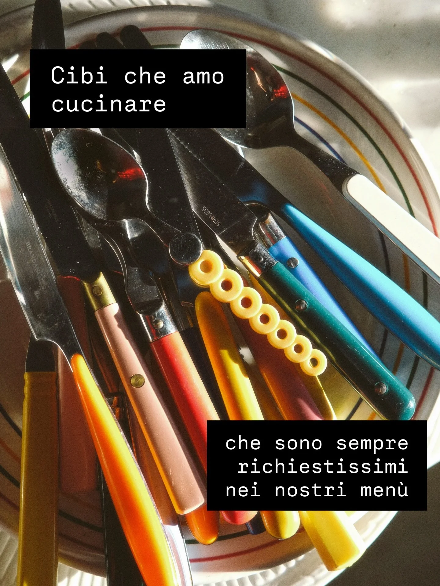 🧺 Cibi che amo cucinare e che finiscono sempre nei men&ugrave; PICNIC PERMANENTE, alcuni vegetali che durano troppo poco (agretti, salicornia, can you hear me?), turbocarbo a volont&agrave; e molto altro in padella e nei pensieri