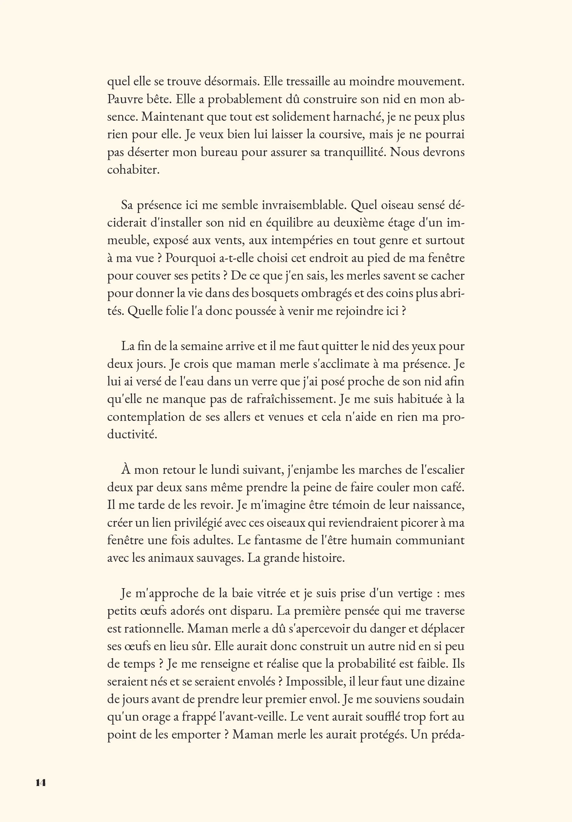 Page d'un livre avec du texte en français, texte visible sur la page avec fond beige et marges blanches.