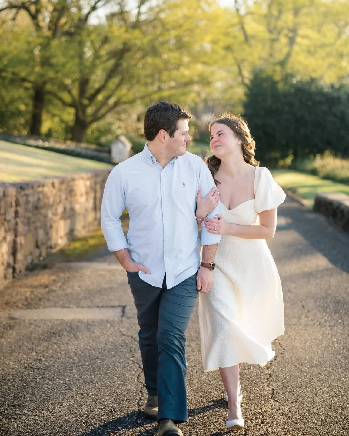 Loving these Samford college sweethearts tangled in a crest road sunset. These two radiate their love of Jesus through laughter and intentionality. Can&rsquo;t wait to capture their wedding come June!

#engagementphotographer #birminghamphotographer 