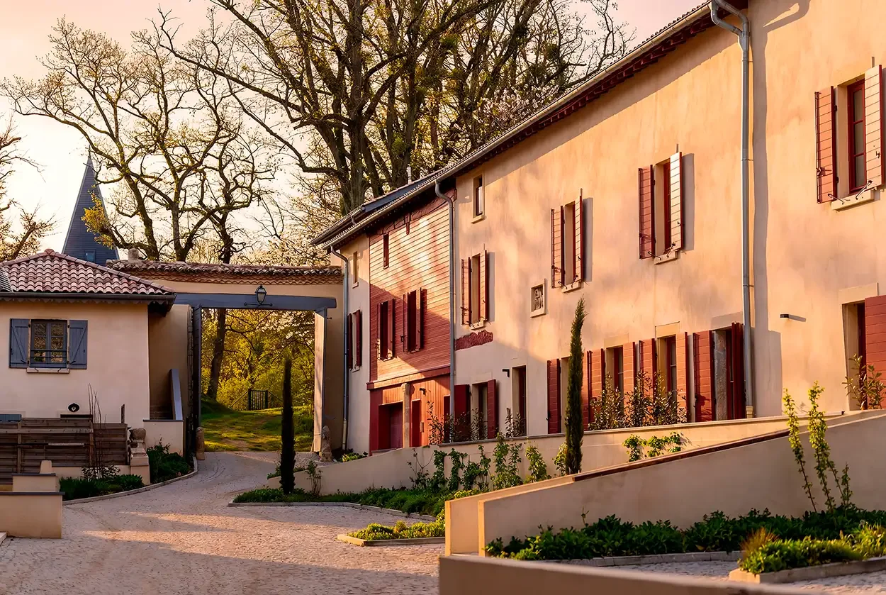 vue d'un bâtiment dont l'ambiance est améliorée grâce à l'IA