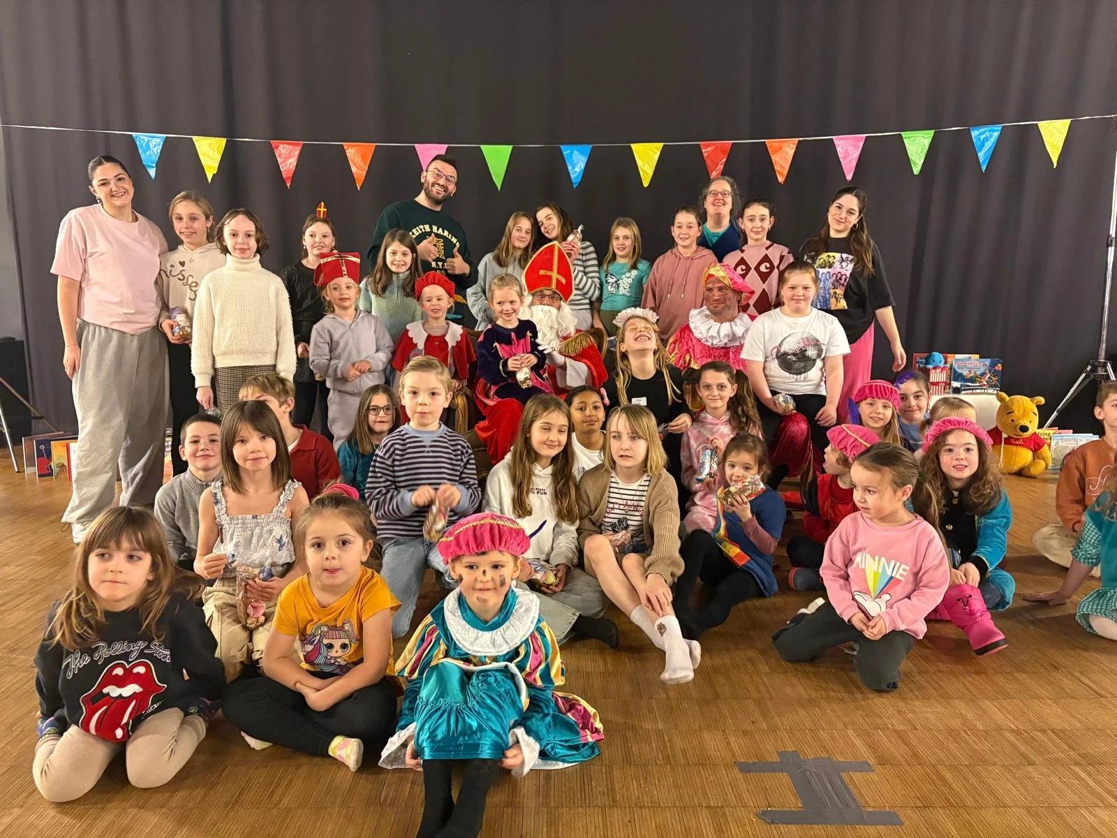 Sinterklaas op bezoek in de musical school