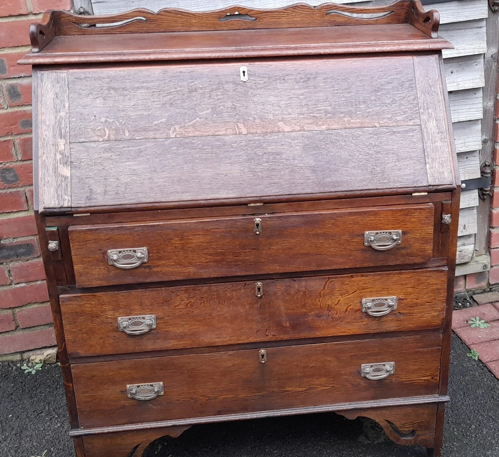 Oak Fall front Bureau