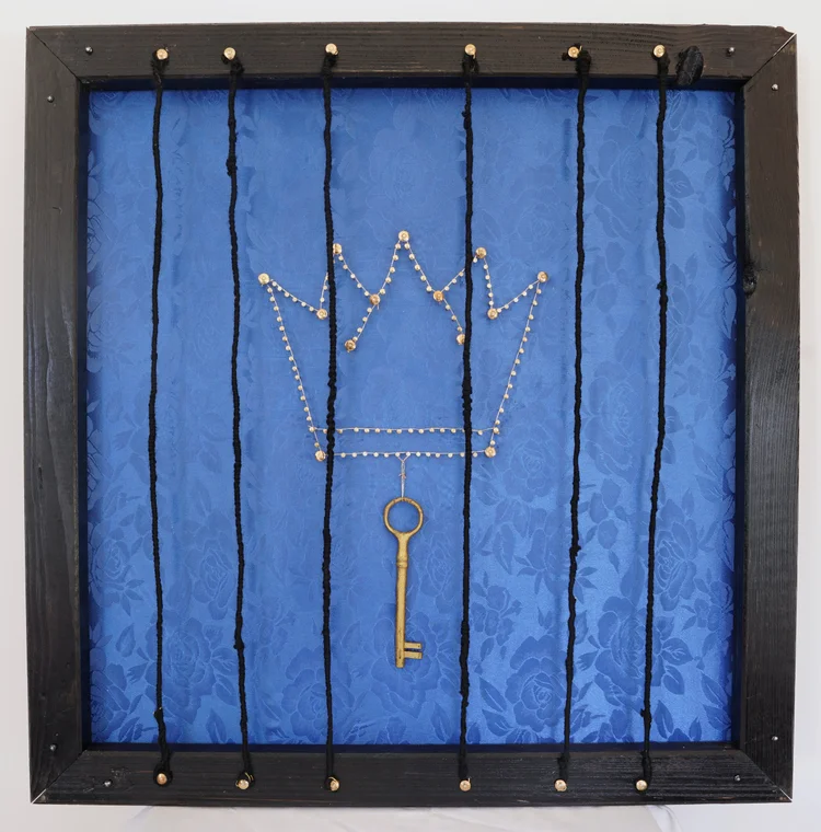 Hollow Crown by Obianuju Tóth