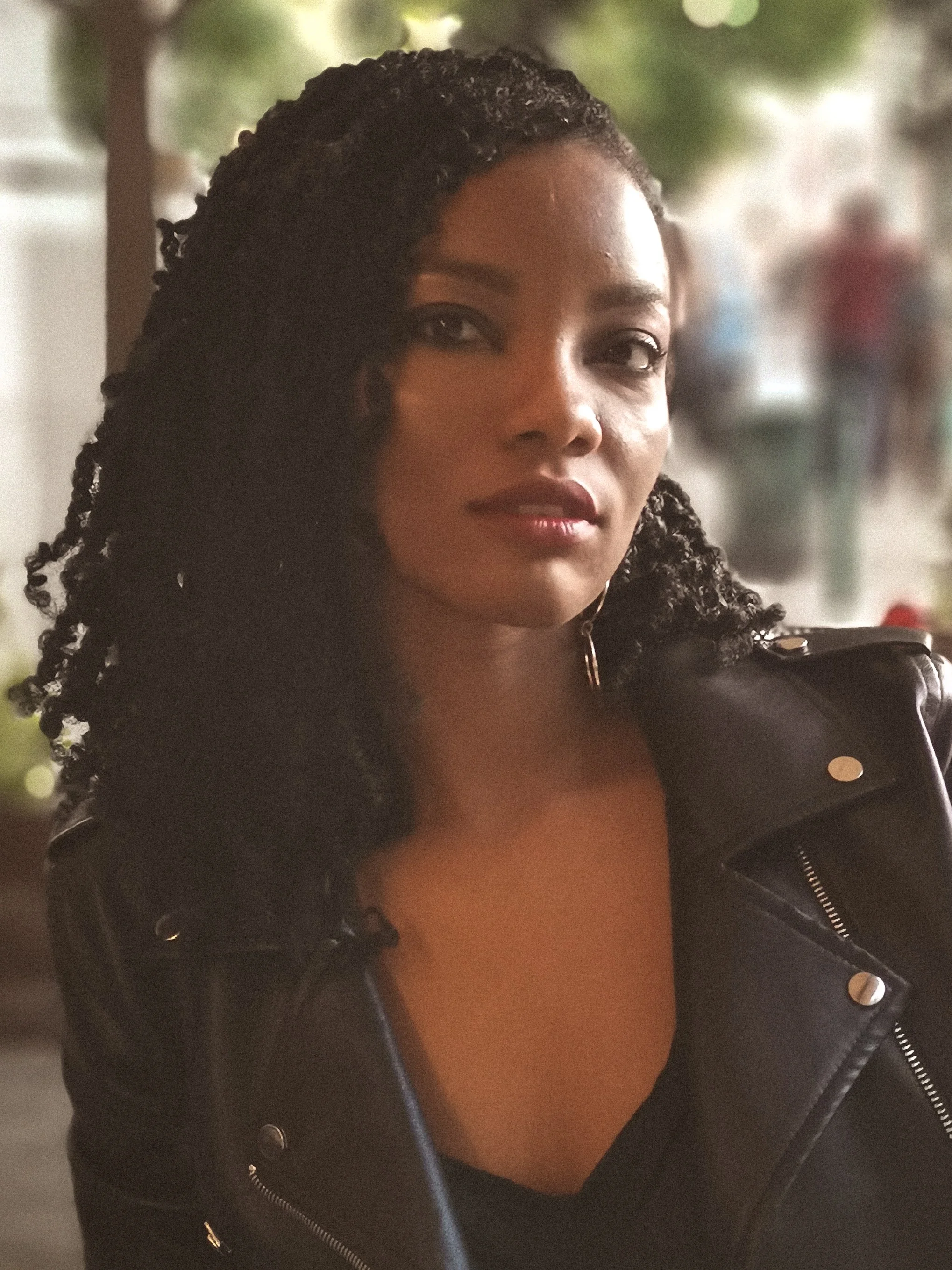 obianuju-toth-igbo-woman-rural-hungary-philosopher-author-artist