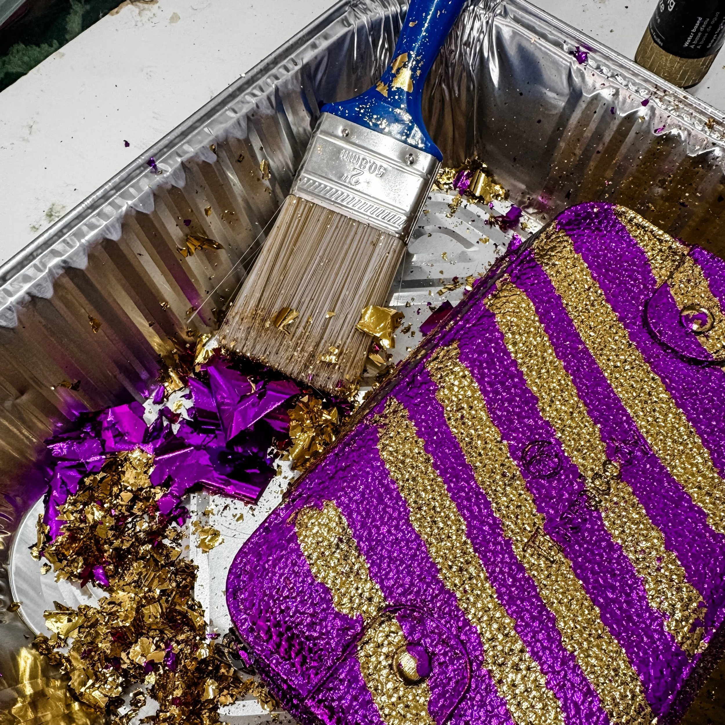 🪩✨💜Level up your make-up bag!! How cute is this upcycled make up bag that was sad &amp; grey and now after this mornings private workshop is now 🤩FULL WOW &amp; living its best sparkly life!! ✨

The next Upcycle With Foils workshops are up for:

?