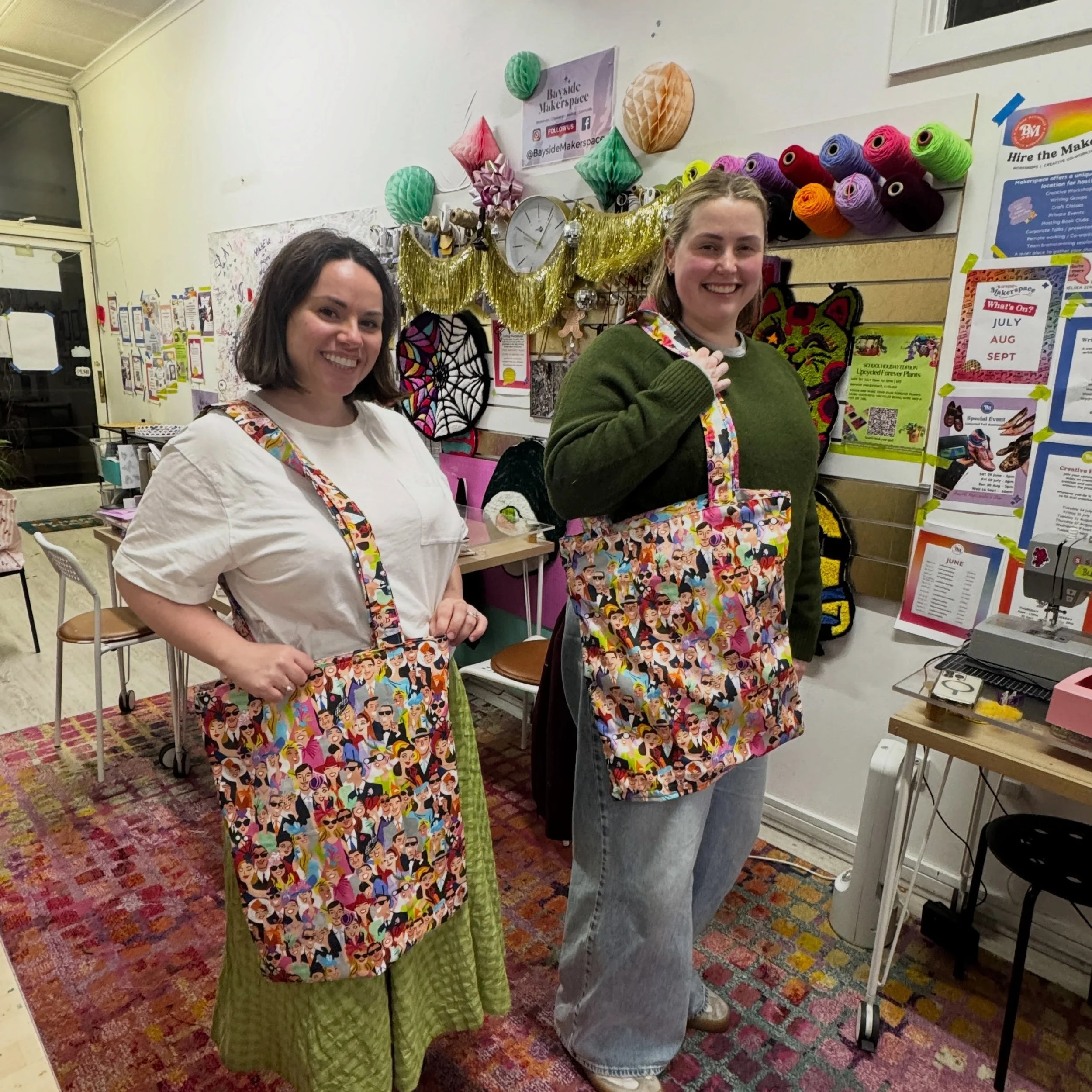 👯&zwj;♀️💜TOTES CUTE TOTE BAGS our July Absolute Beginner sewing crew made tonight!! From never used a machine to learning how to complete finished seams, hems, make straps, attach facing, make reinforced seams &amp; top stitch and made scrunchies w
