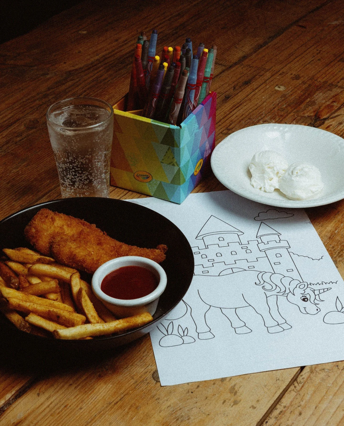 Looking for some family fun on the weekend?⁠
⁠
Bring the little one along to the Ed and we&rsquo;ll throw in a Free Kids Meal with every main purchased between 12pm - 6pm!⁠
⁠
Because weekends are better together.⁠
⁠
Monday to Saturday. ⁠12pm till lat