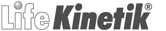 Logo mit den Worten 'Life Kinetik' in schwarzer Schrift auf weißem Hintergrund.