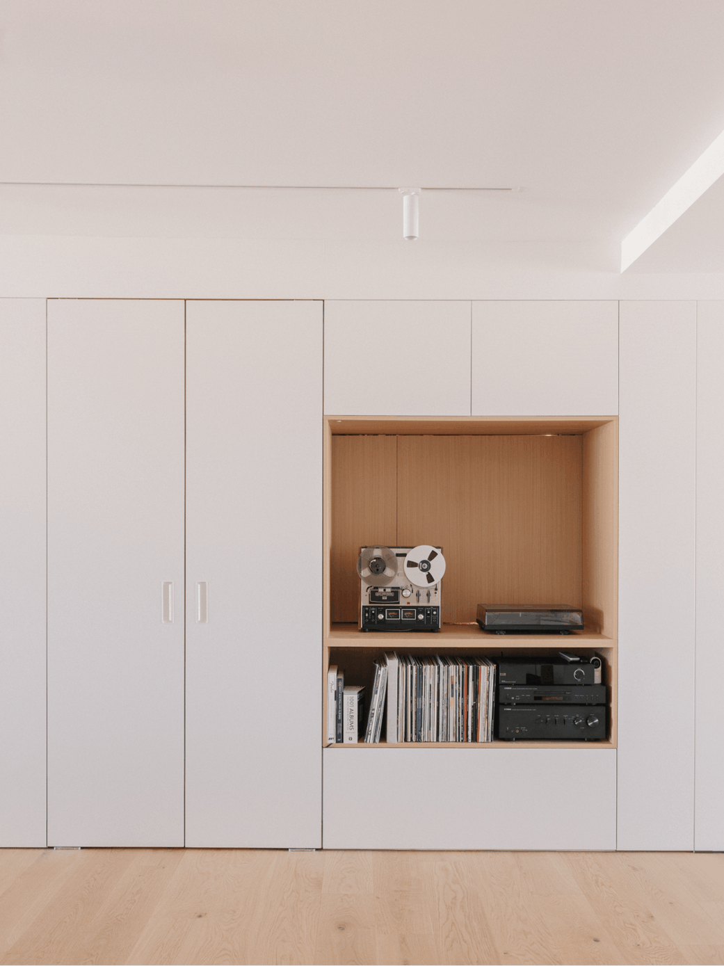 A gif showing the sound cabinet and nearby door to be opened.