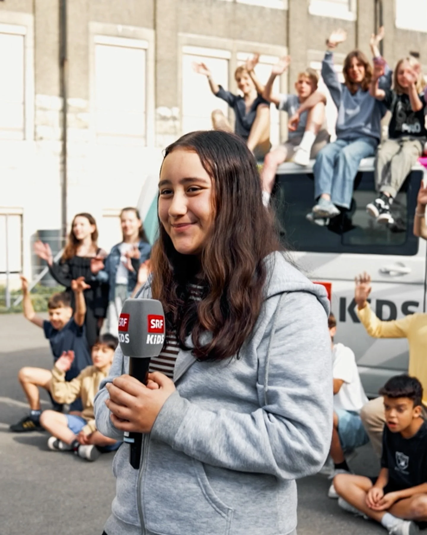━ MEIN BLICK AUF DIE SRG &ndash; MIT FOKUS BILDUNG UND KINDER

&Uuml;ber die @srg.ssr wird aktuell viel und kontrovers diskutiert. Ein Thema geht dabei jedoch oft unter: das Angebot f&uuml;r Bildung und Kinder.

Deshalb &auml;ussere ich mich hier ein