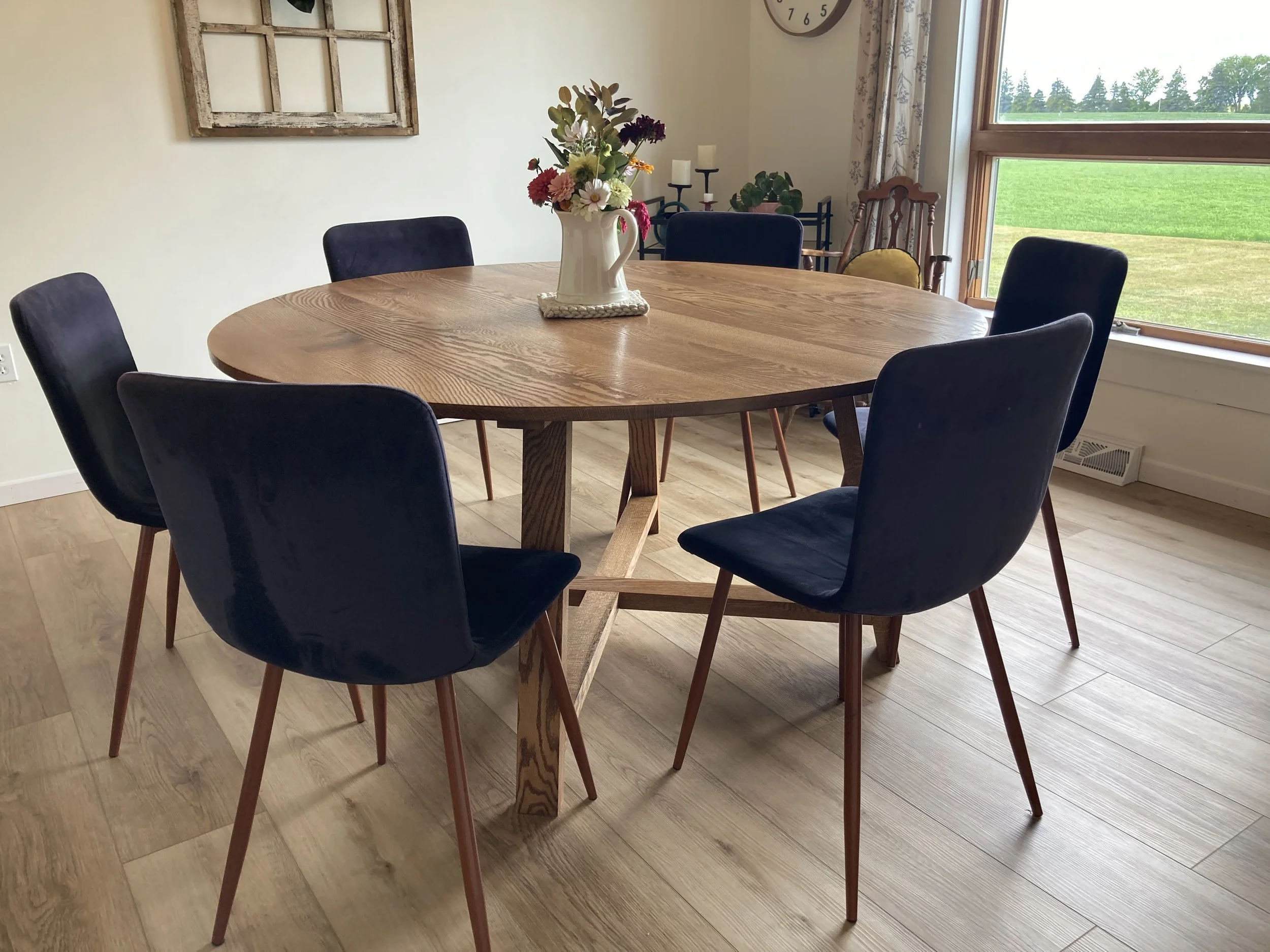 60" Oak round dining table