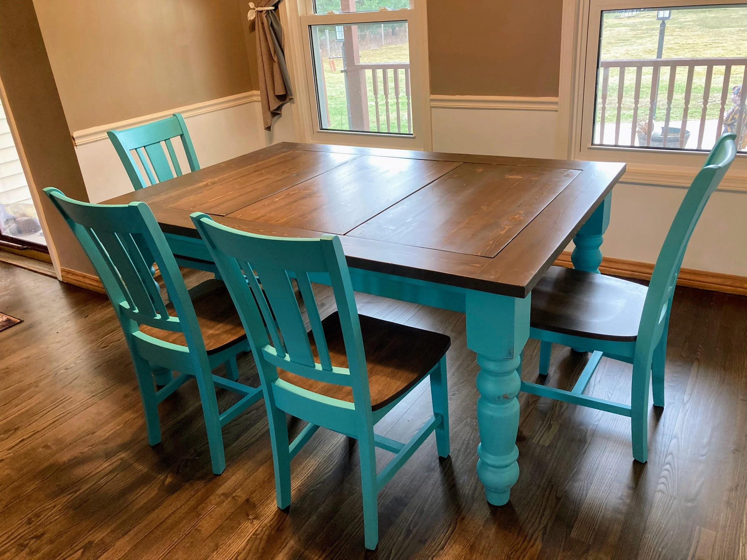 Duquet Game Table